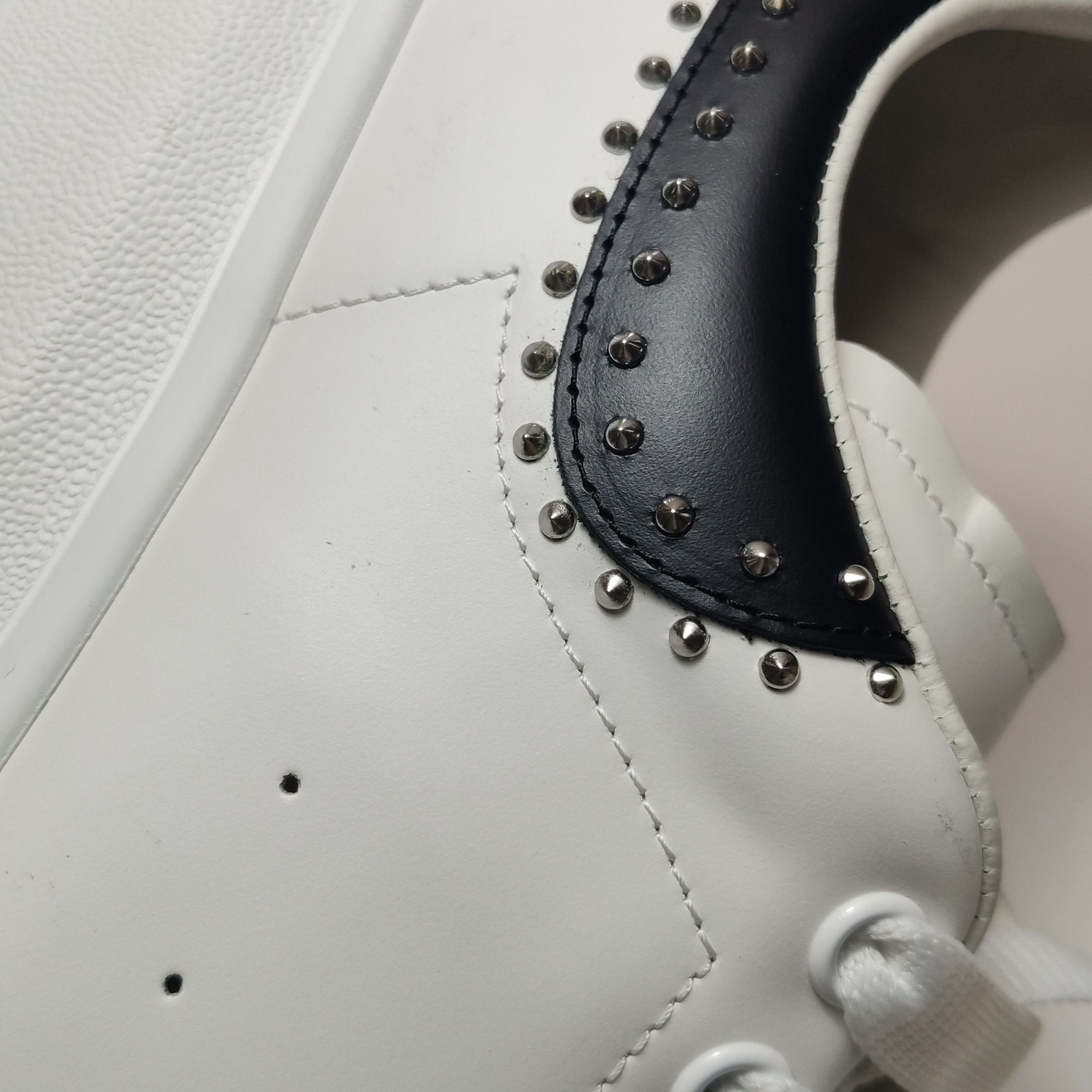 Alexander McQueen Alexander McQueen Men 11 Lowtop Sneakers Size US 11 / EU 44 - 7 Thumbnail