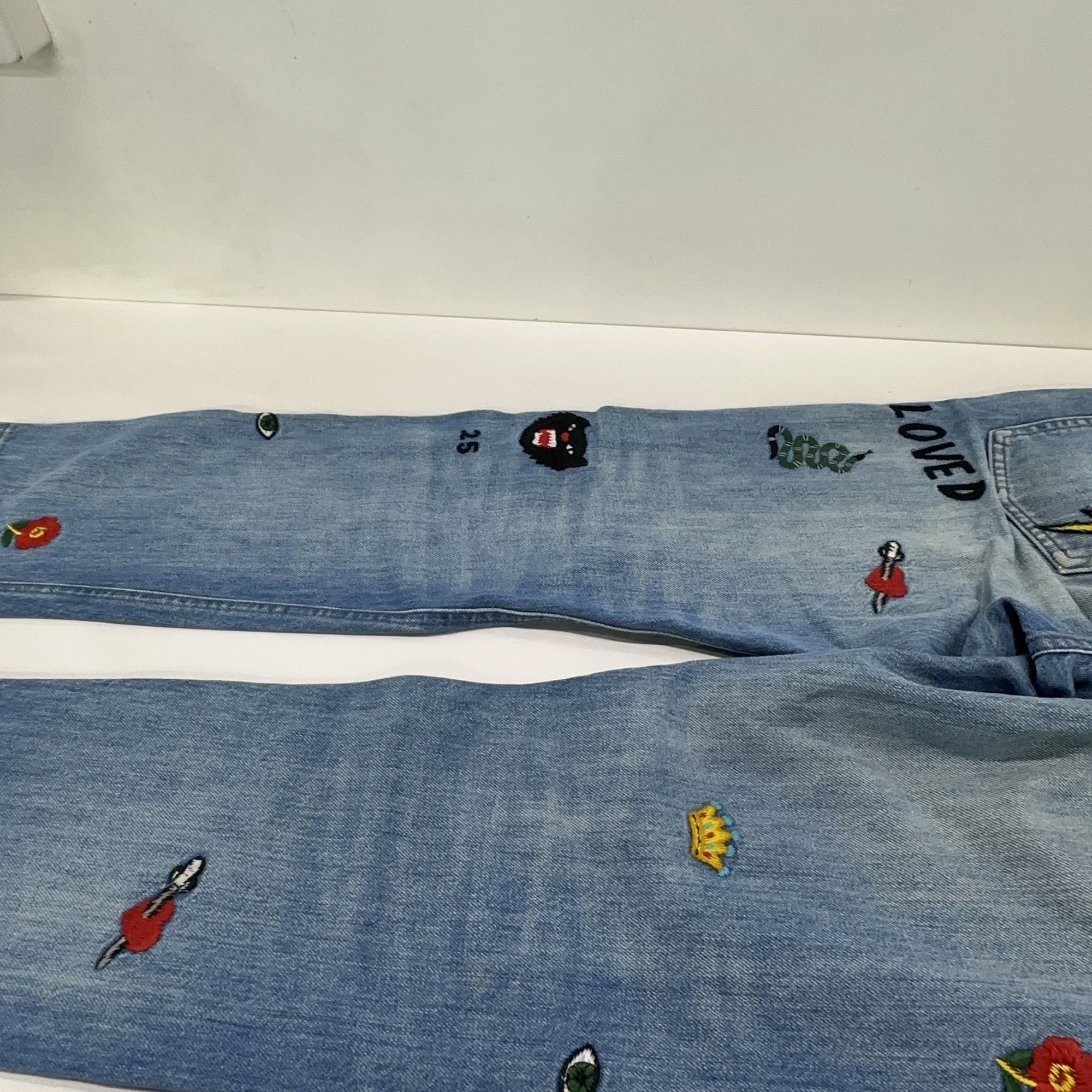 Gucci Gucci Embroidered Patch Denim Jeans 30 Size US 30 / EU 46 - 15 Thumbnail
