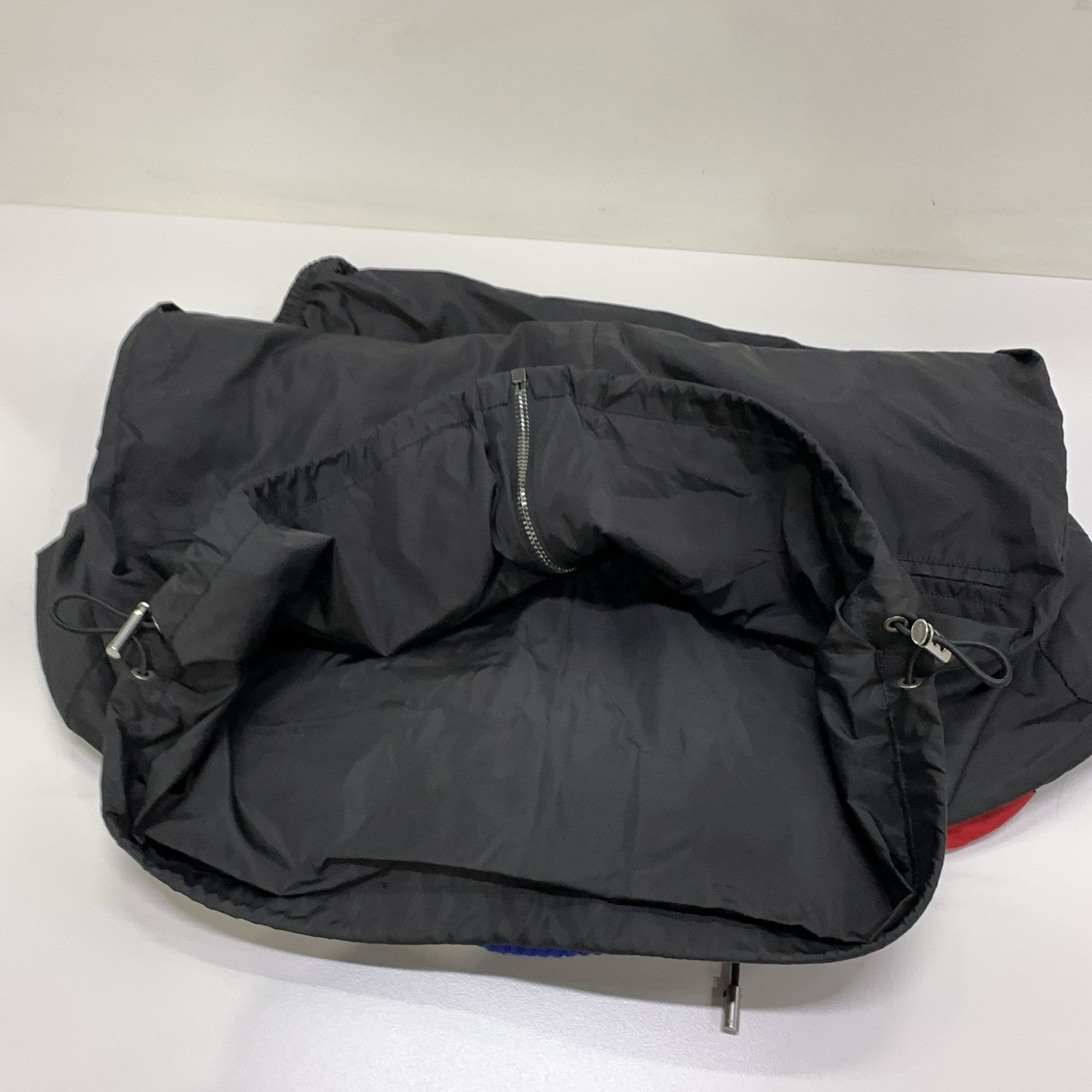 Gucci Gucci Logo Print Hooded Nylon Jacket Size 46 Size US S / EU 44-46 / 1 - 12 Thumbnail