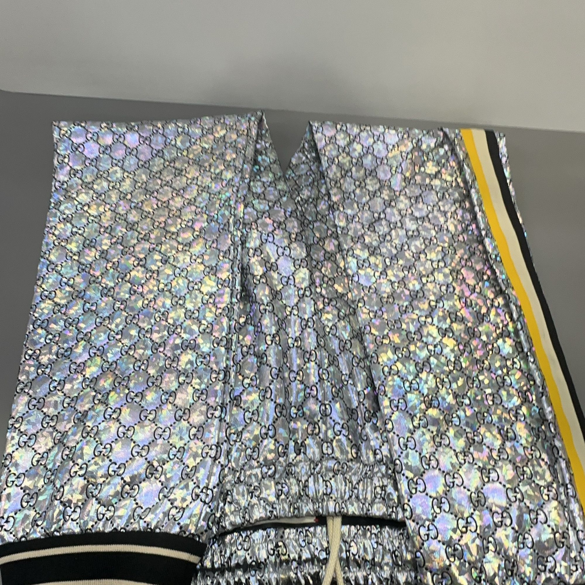 Gucci Gucci GG Logo Holographic Joggers Size M Size US 32 / EU 48 - 10 Thumbnail