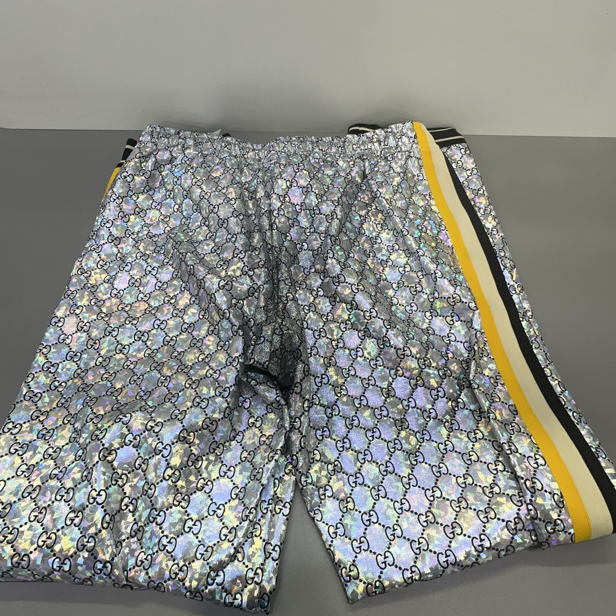 Gucci Gucci GG Logo Holographic Joggers Size M Size US 32 / EU 48 - 9 Thumbnail