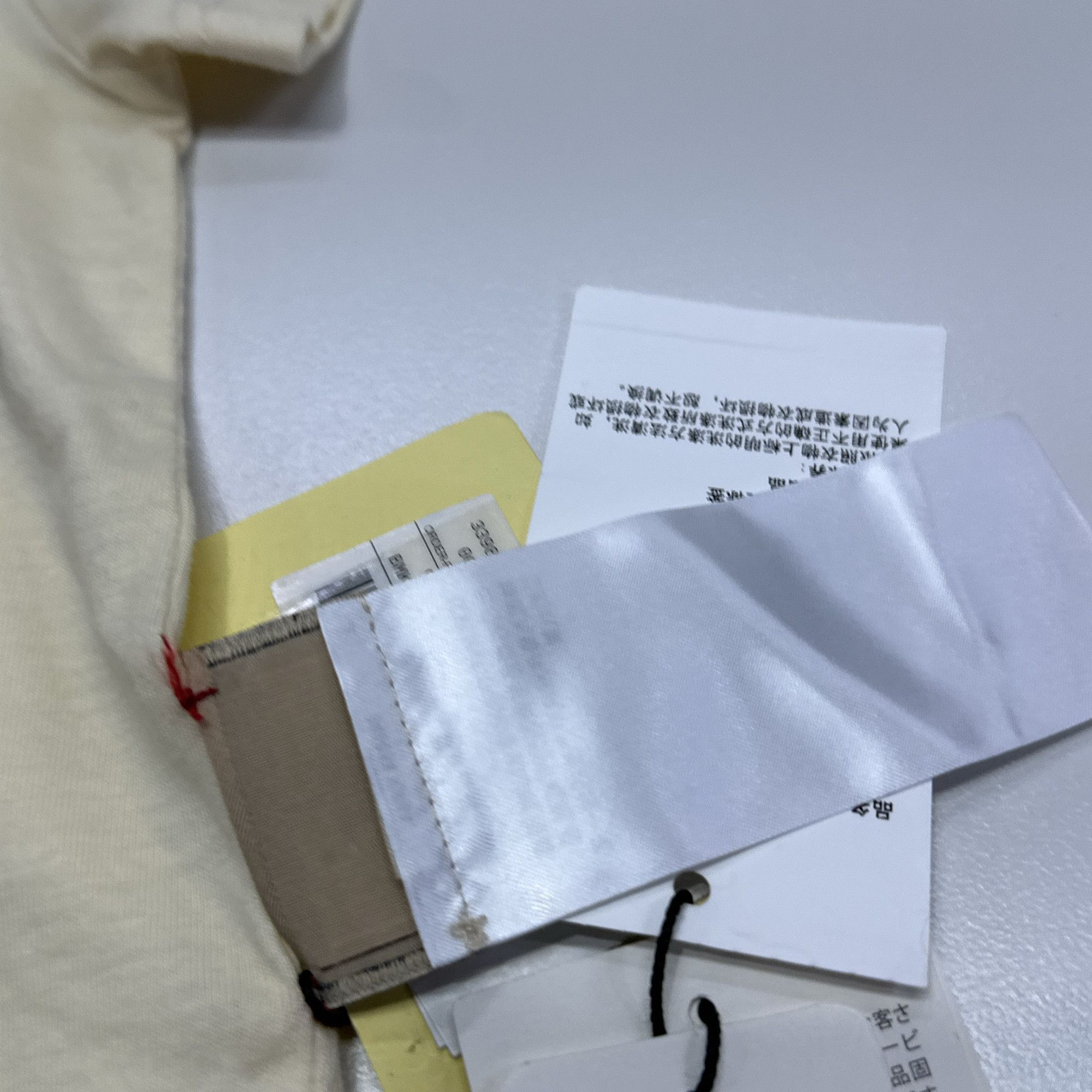 Gucci Gucci x Peter Rabbit Logo Print T-Shirt 12-18M Size US XXS / EU 40 - 7 Thumbnail