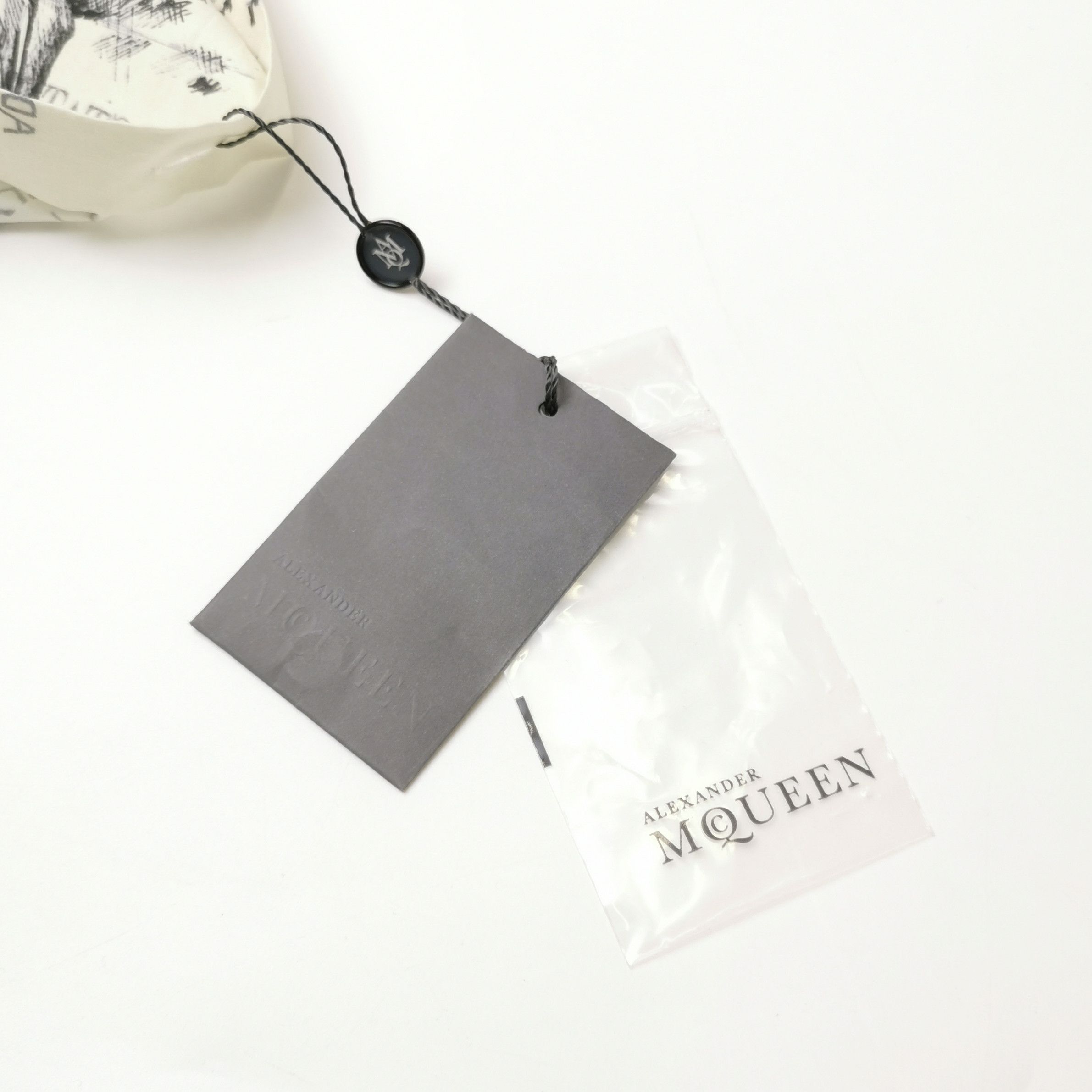 Alexander McQueen Alexander McQueen Men s Short Sleeve Shirts Size US S / EU 44-46 / 1 - 3 Thumbnail