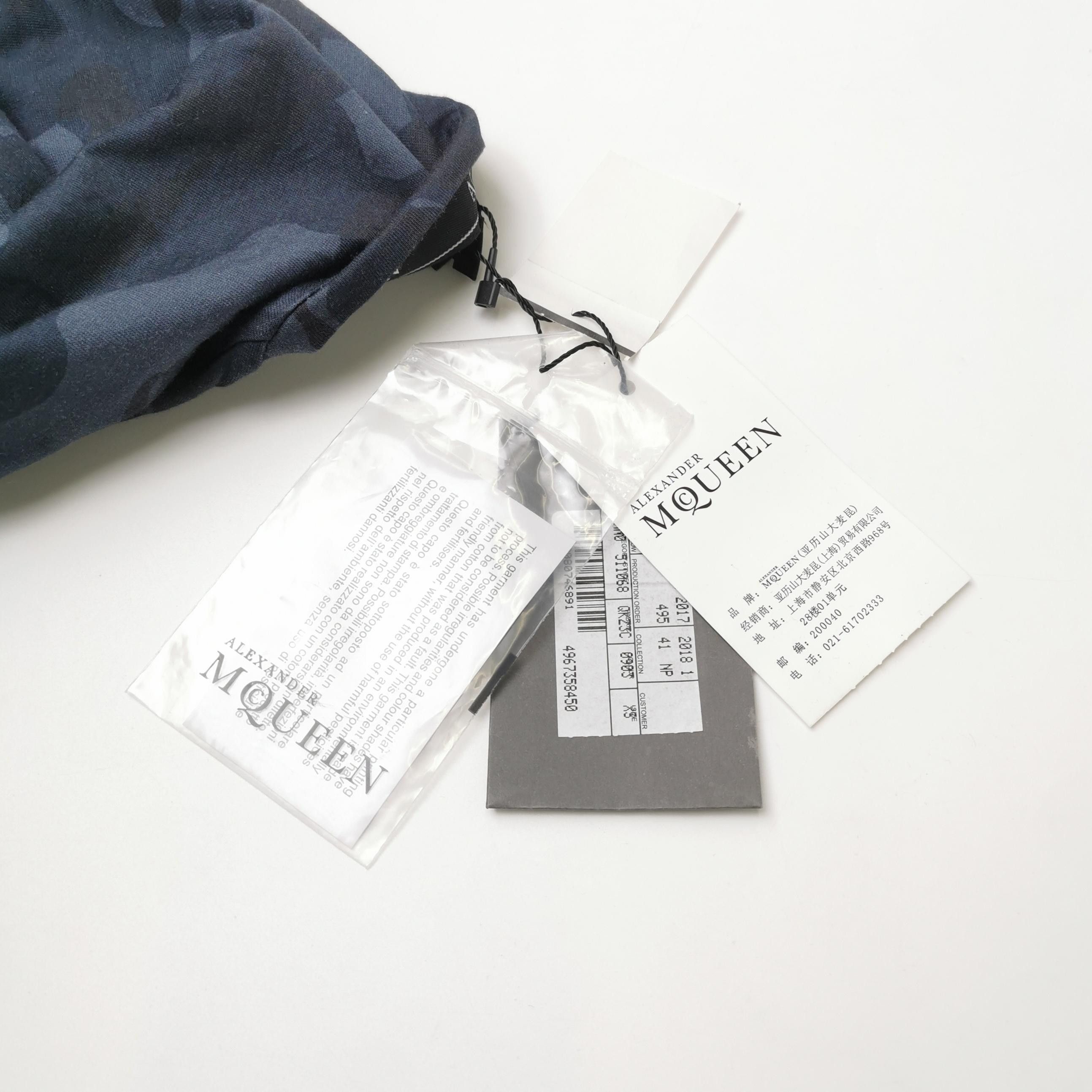 Alexander McQueen Alexander McQueen Men m Short Sleeve Shirts Size US M / EU 48-50 / 2 - 3 Thumbnail