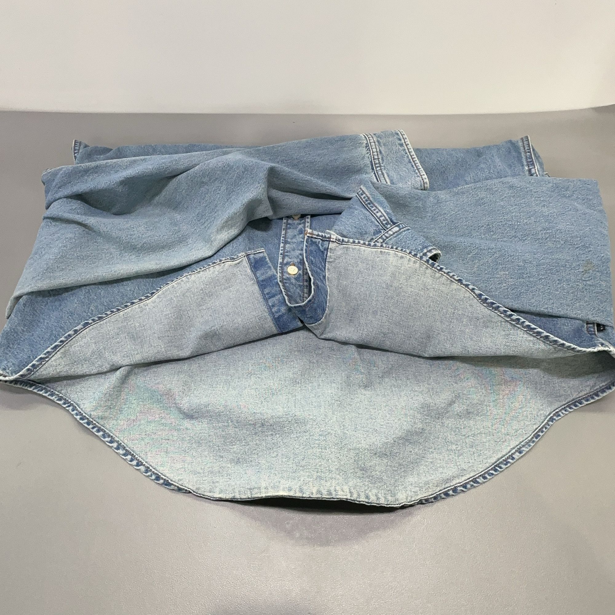 Balenciaga Balenciaga Logo Print Denim Shirt 37 Size US S / EU 44-46 / 1 - 8 Thumbnail