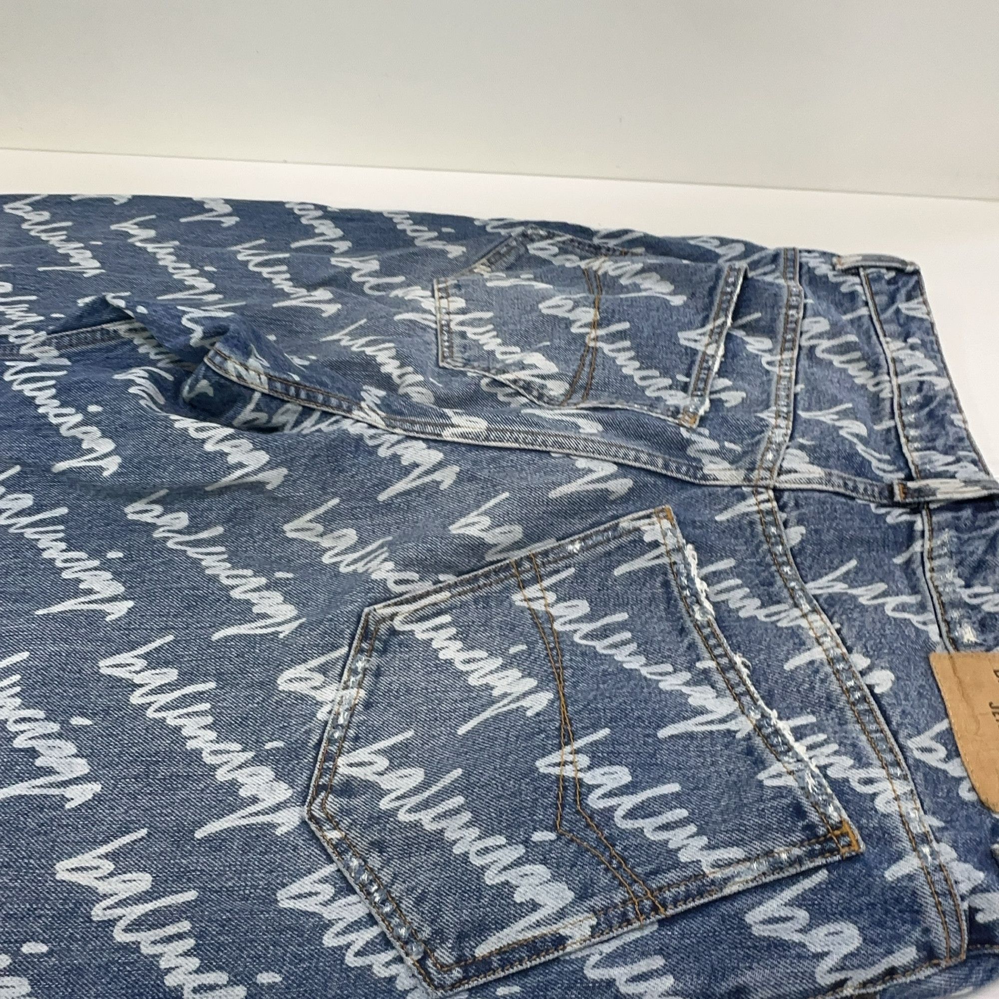 Balenciaga Balenciaga All-over Script Logo Denim Jeans Size S Size US 30 / EU 46 - 12 Thumbnail