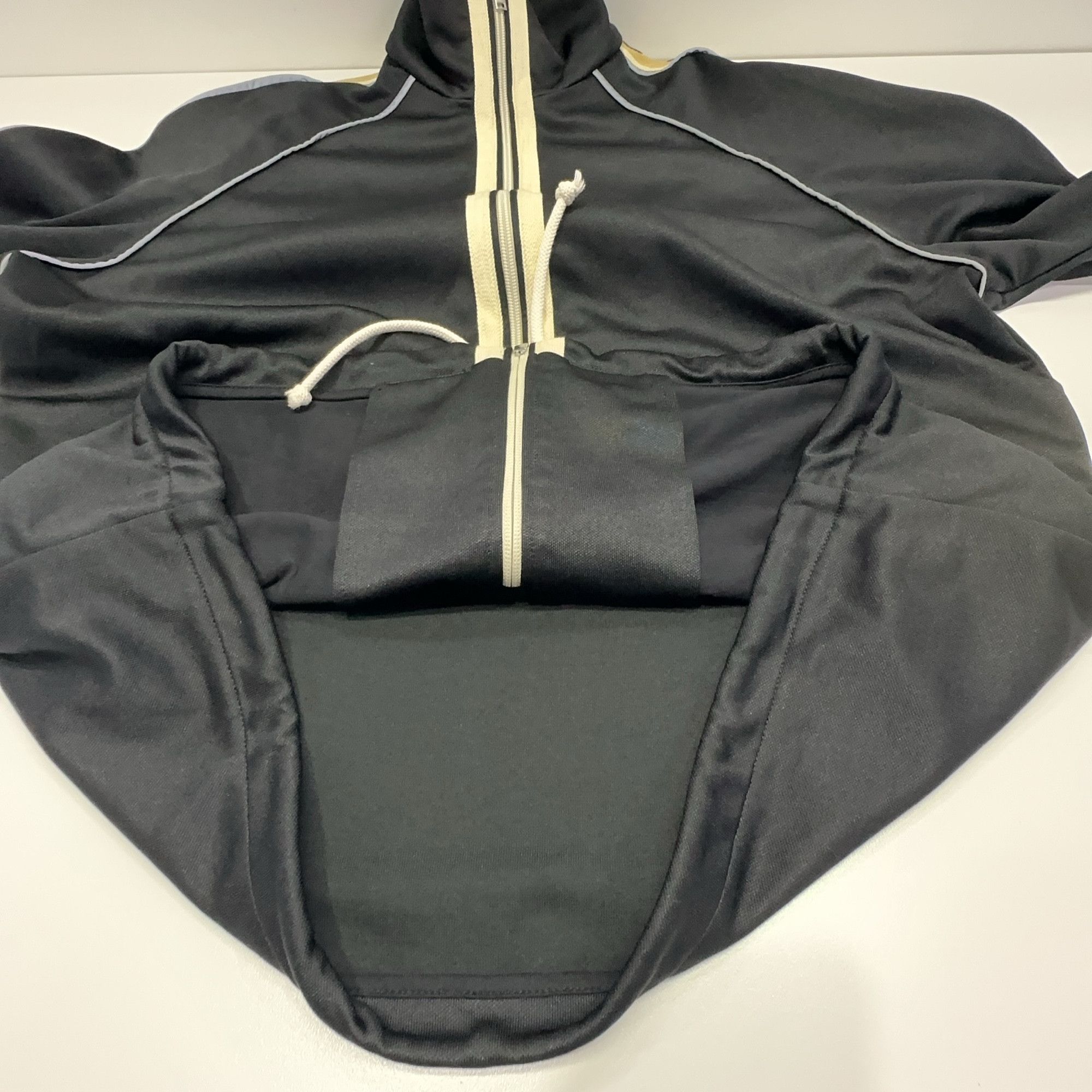 Gucci Gucci Logo Stripe Track Jacket Size S Size US S / EU 44-46 / 1 - 7 Thumbnail
