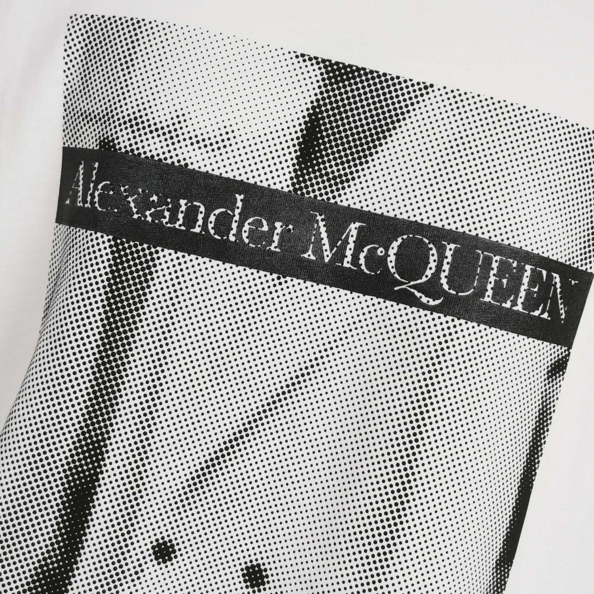 Alexander McQueen Alexander McQueen Men xxl Short Sleeve Shirts Size US XXL / EU 58 / 5 - 3 Thumbnail