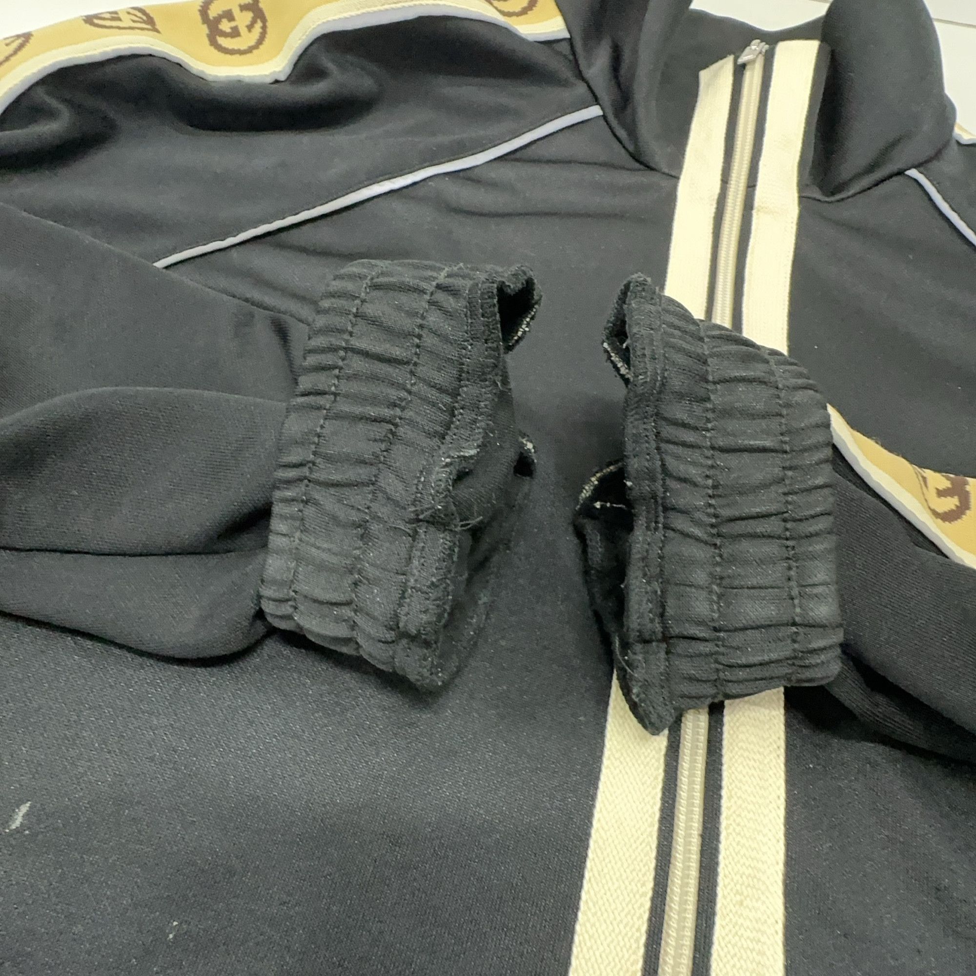 Gucci Gucci Logo Stripe Track Jacket Size M Size US M / EU 48-50 / 2 - 12 Thumbnail