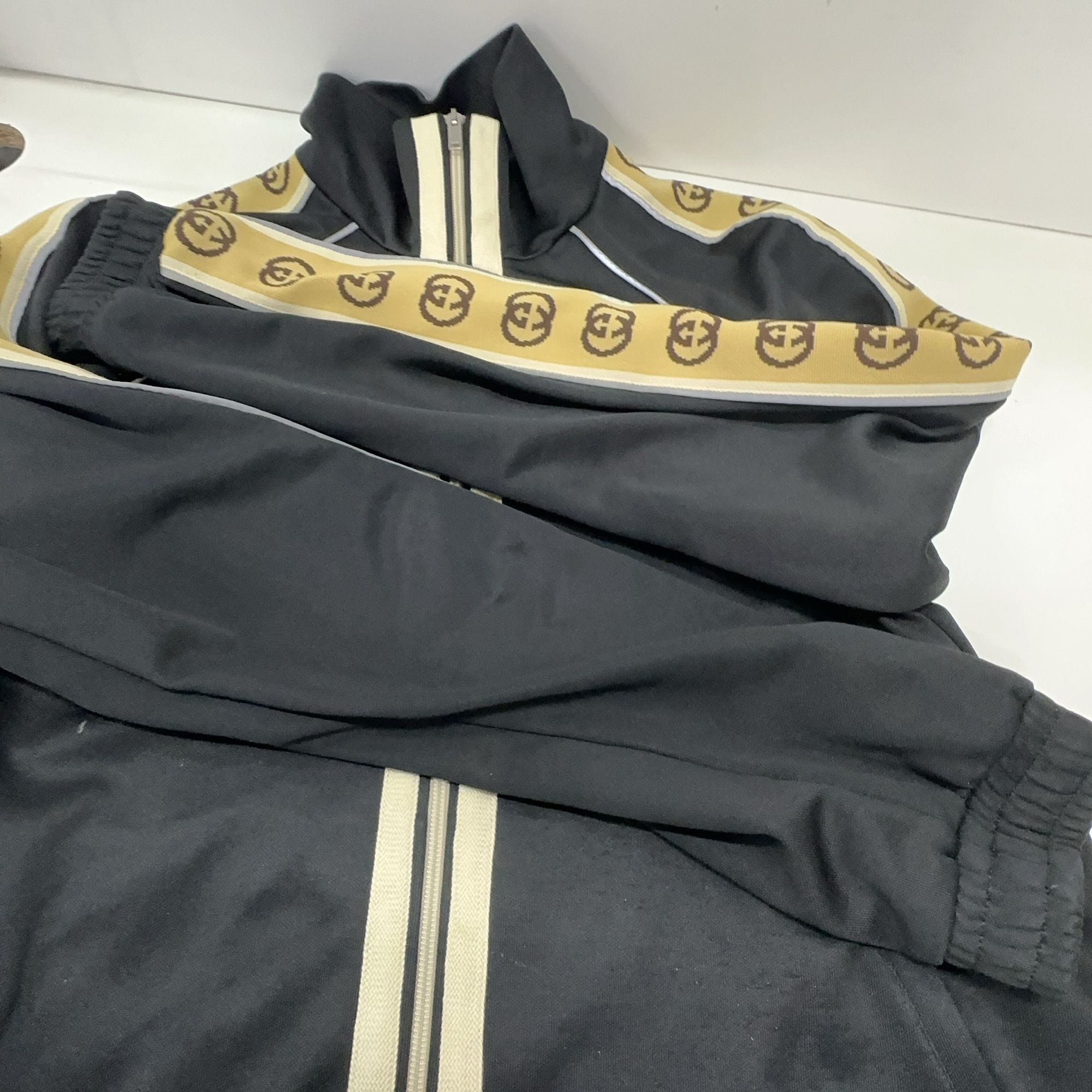 Gucci Gucci Logo Stripe Track Jacket Size M Size US M / EU 48-50 / 2 - 15 Thumbnail