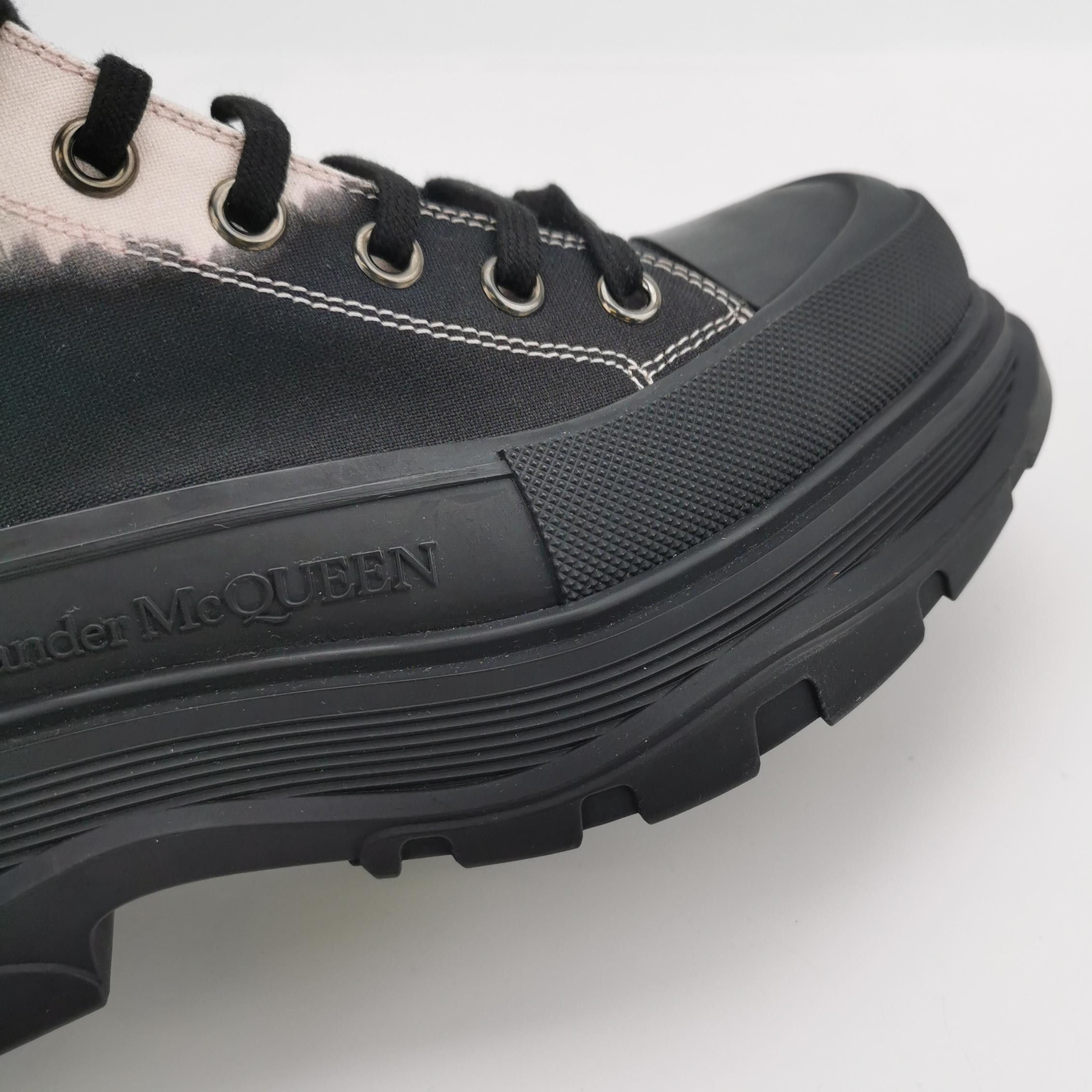 Alexander McQueen Alexander McQueen Men 8 Lowtop Sneakers Size US 8 / EU 41 - 8 Thumbnail