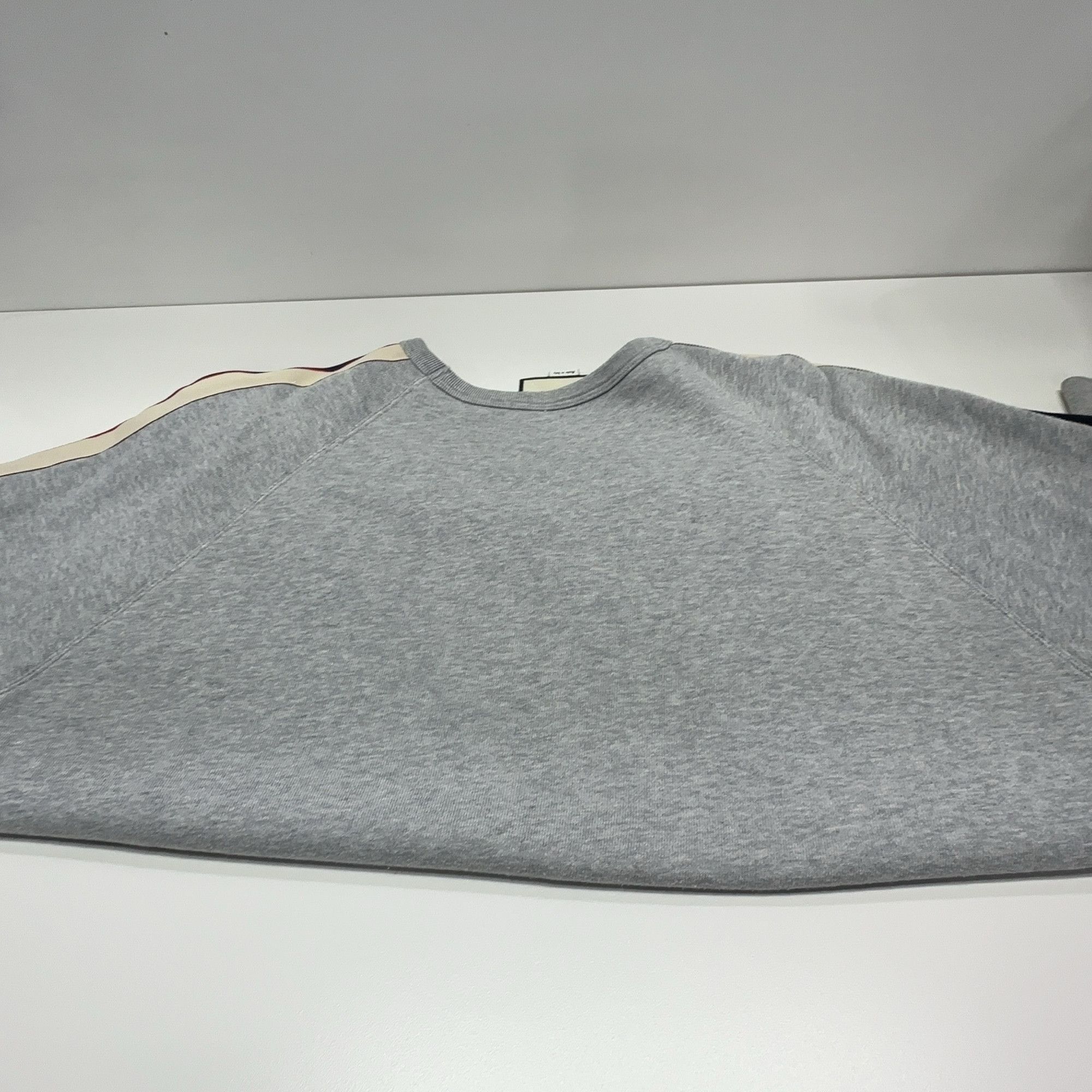 Gucci Gucci Side Logo Tape Sweatshirt Size XL Size US XL / EU 56 / 4 - 16 Thumbnail