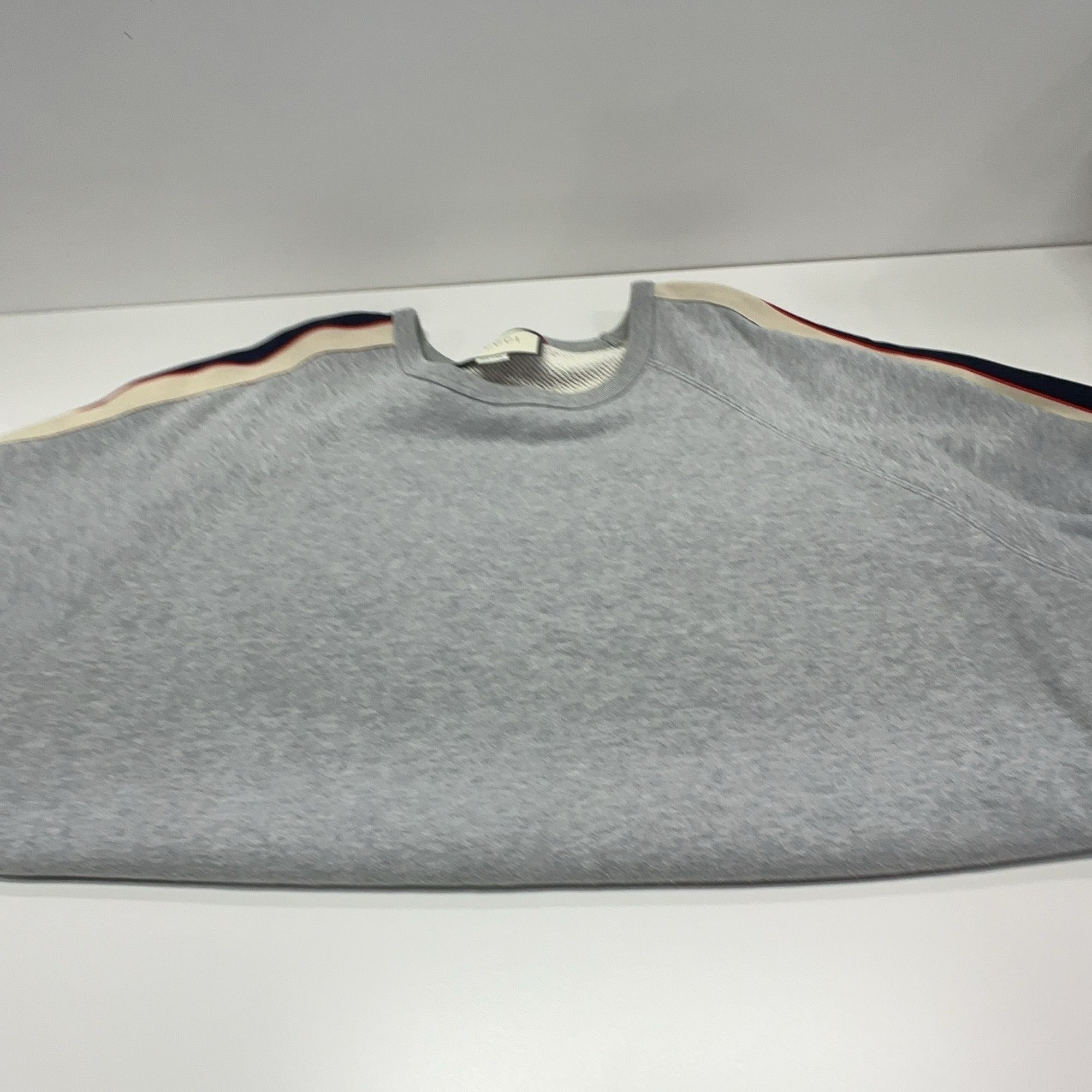 Gucci Gucci Side Logo Tape Sweatshirt Size XL Size US XL / EU 56 / 4 - 9 Thumbnail