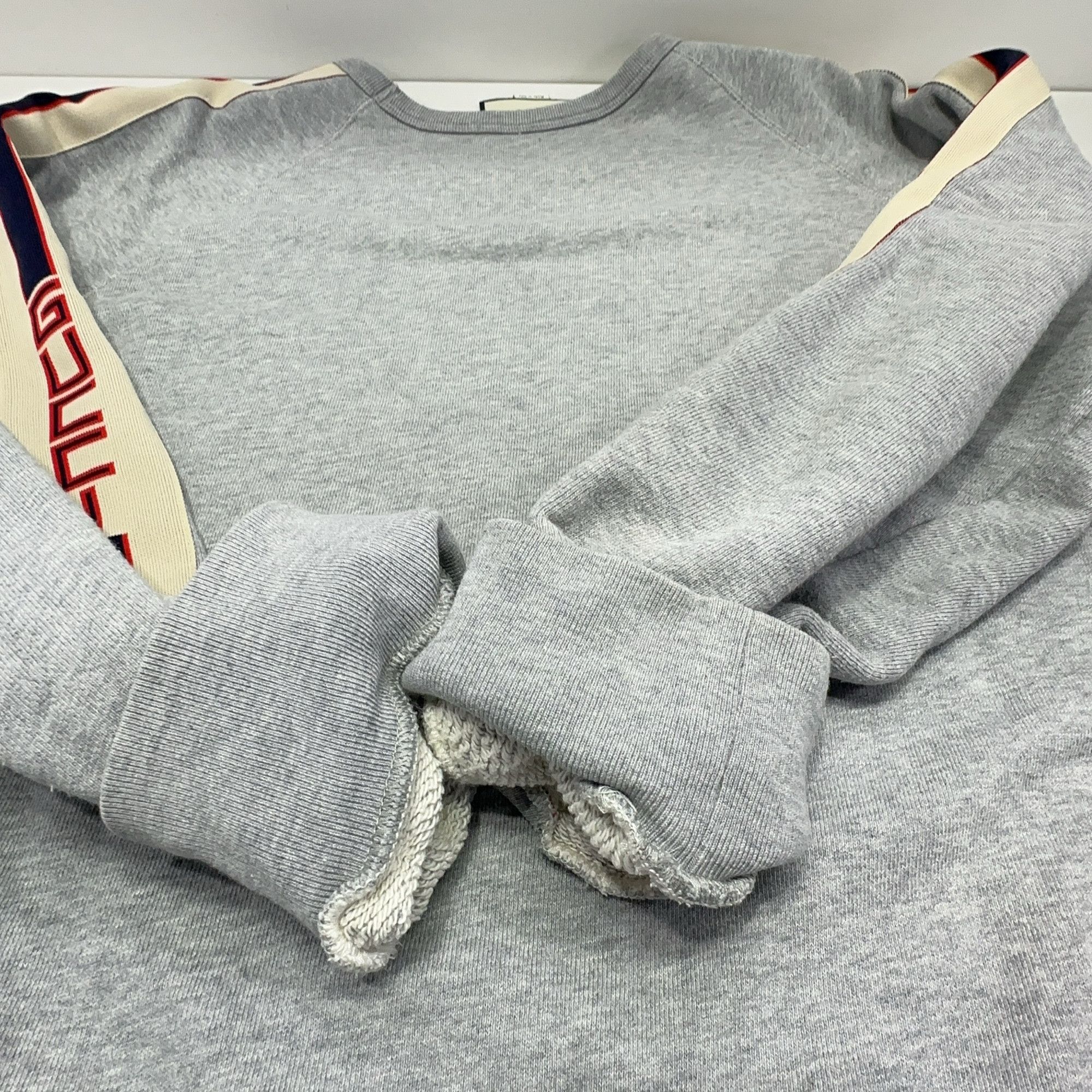 Gucci Gucci Side Logo Tape Sweatshirt Size XL Size US XL / EU 56 / 4 - 15 Thumbnail