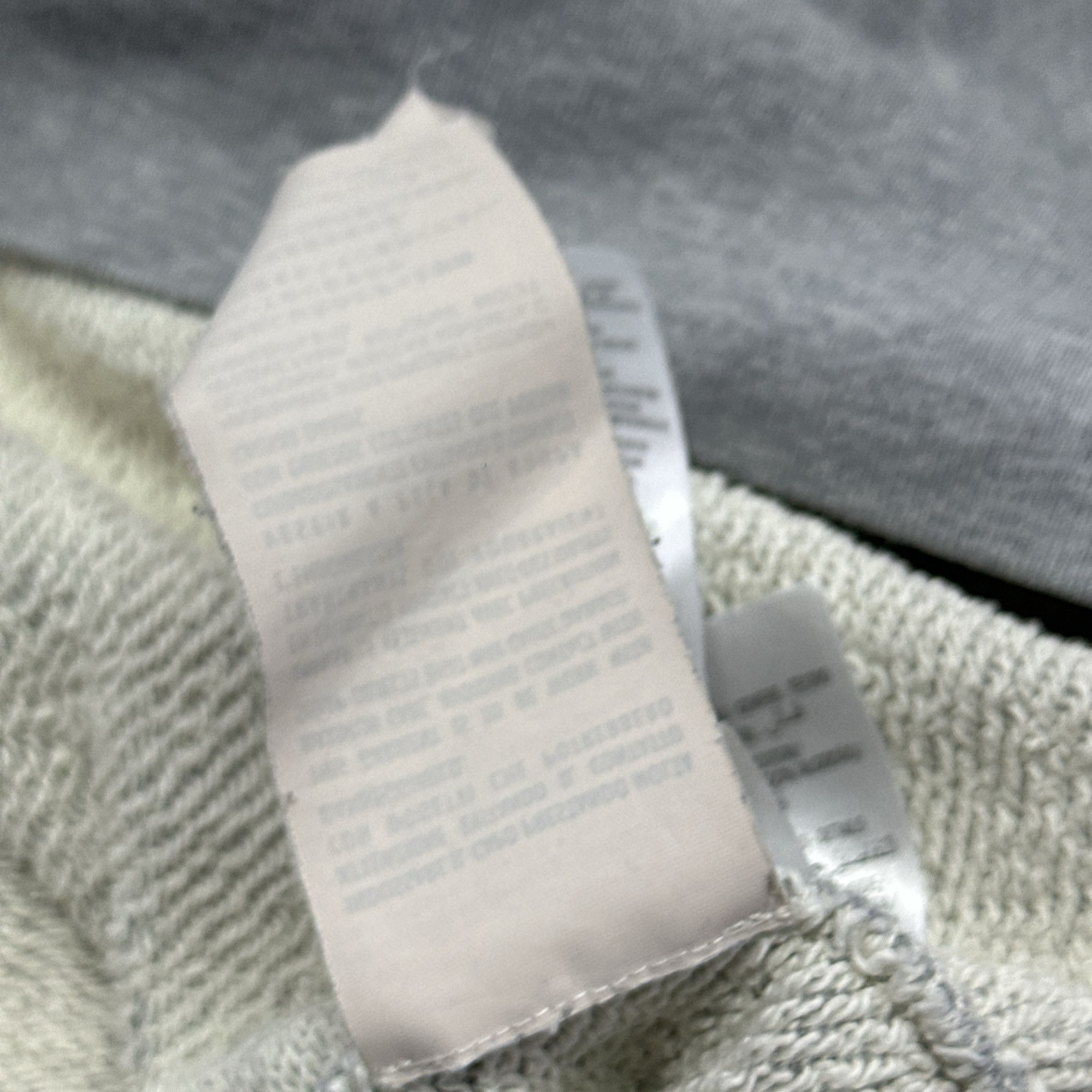 Gucci Gucci Side Logo Tape Sweatshirt Size XL Size US XL / EU 56 / 4 - 7 Thumbnail