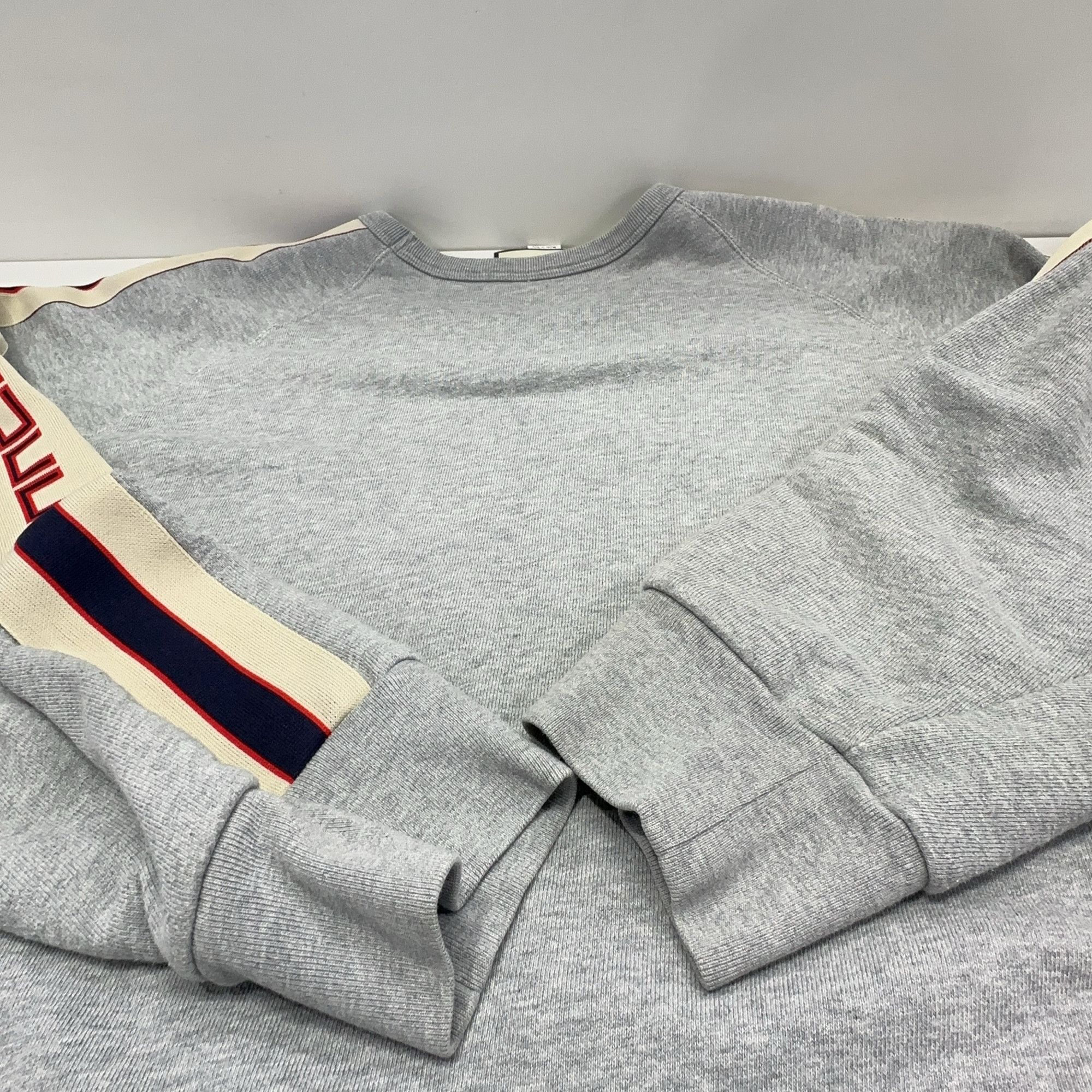 Gucci Gucci Side Logo Tape Sweatshirt Size XL Size US XL / EU 56 / 4 - 14 Thumbnail