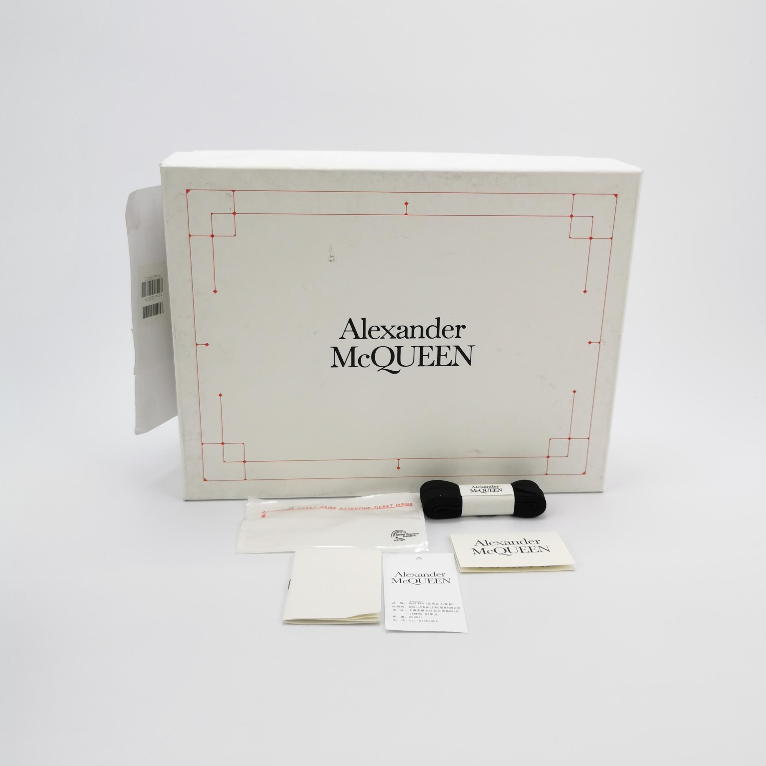 Alexander McQueen Alexander McQueen Women 7 Lowtop Sneakers Size US 7 / IT 37 - 6 Thumbnail