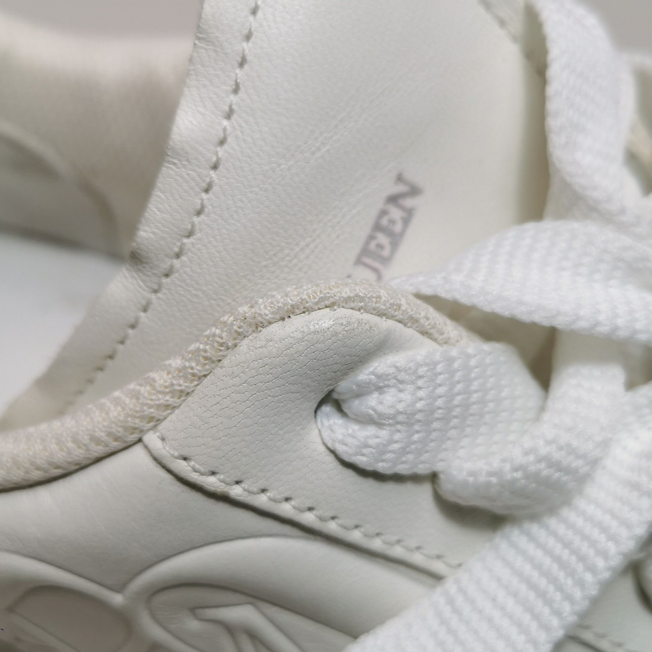Alexander McQueen Alexander McQueen Women 6 Lowtop Sneakers Size US 6 / IT 36 - 6 Thumbnail