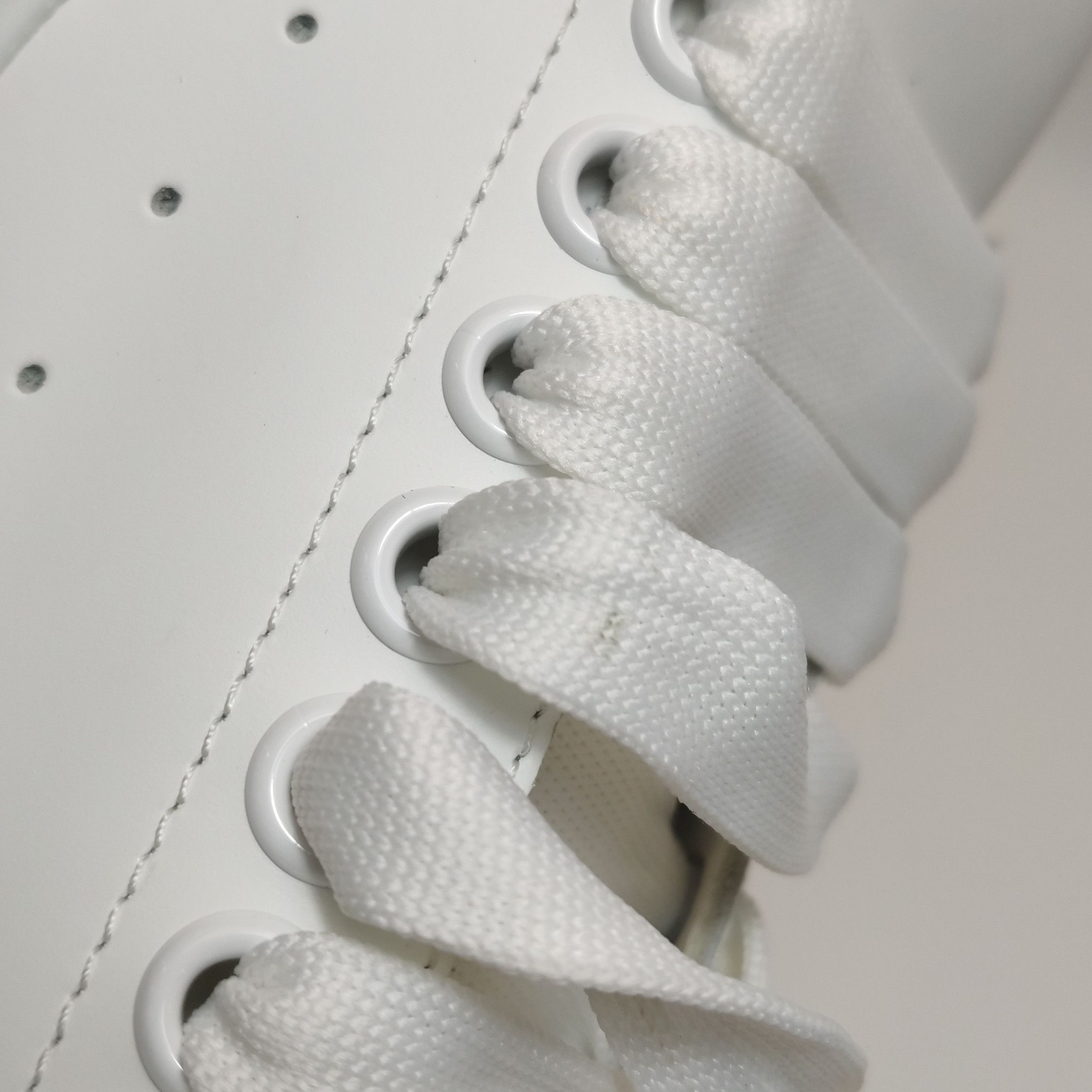 Alexander McQueen Alexander McQueen Women 5 Lowtop Sneakers Size US 5 / IT 35 - 10 Thumbnail