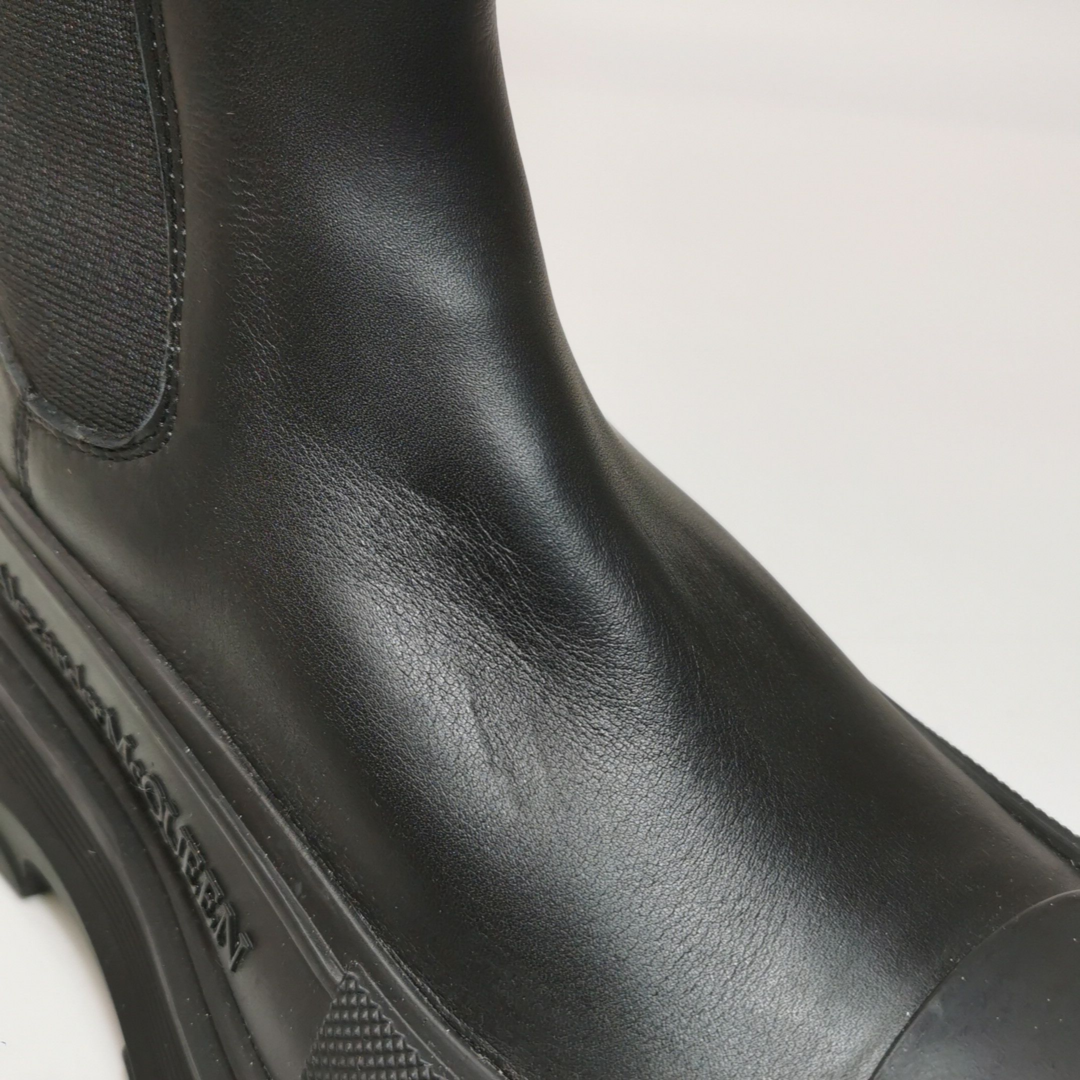 Alexander McQueen Alexander McQueen Women 9 Boots Size US 9 / IT 39 - 14 Thumbnail