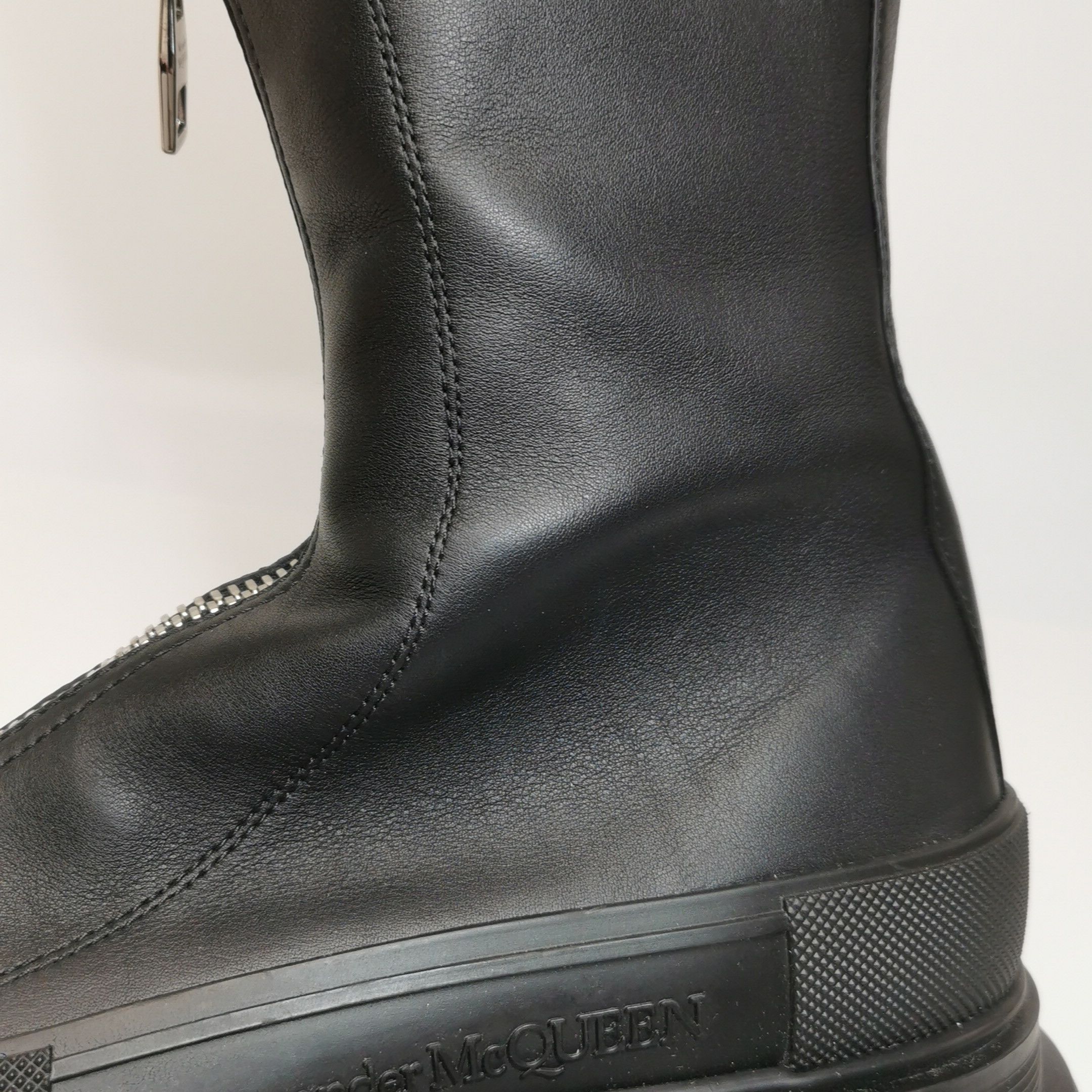 Alexander McQueen Alexander McQueen Women 9 Boots Size US 9 / IT 39 - 15 Thumbnail