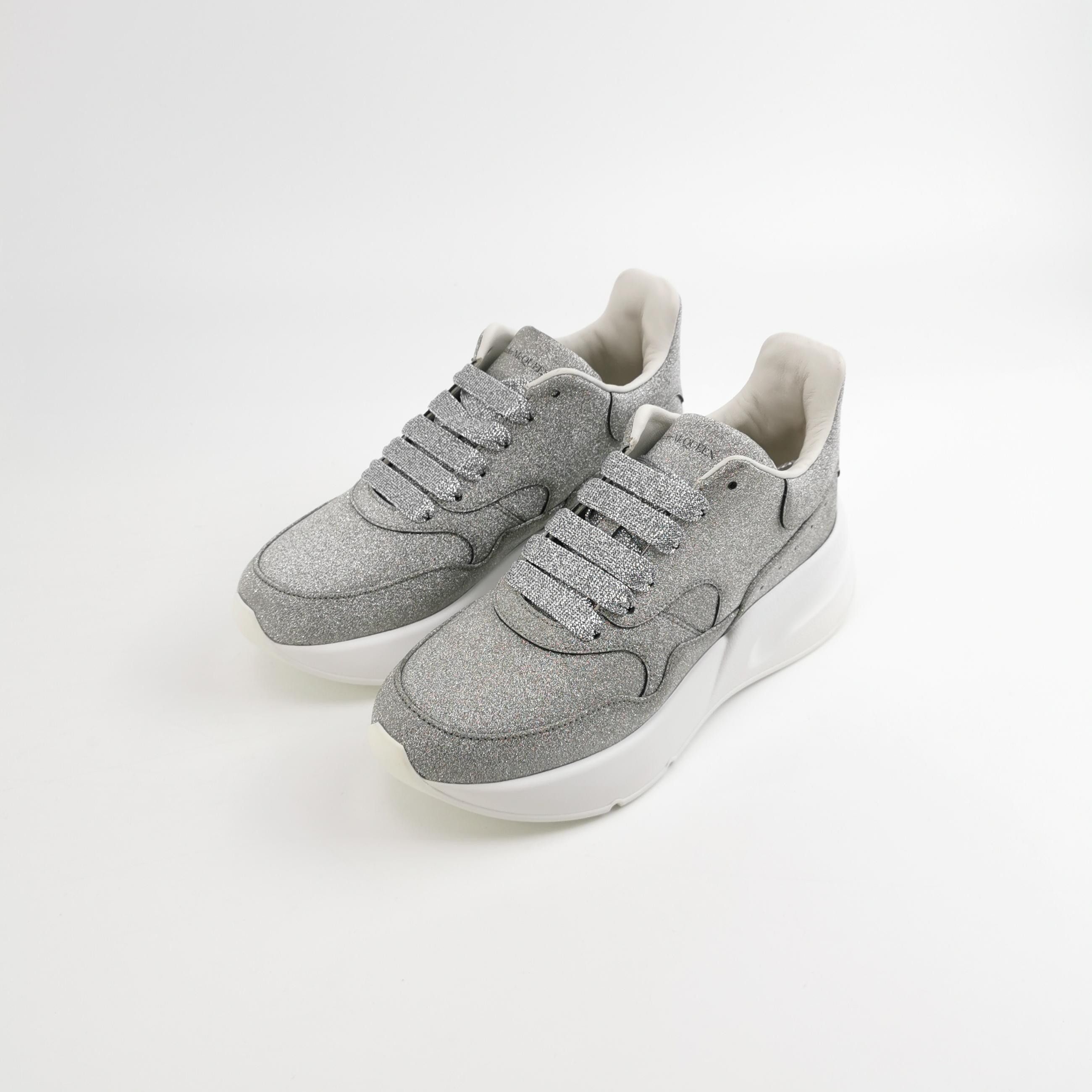 Alexander McQueen Alexander McQueen Women 6 Lowtop Sneakers Size US 6 / IT 36 - 2 Thumbnail