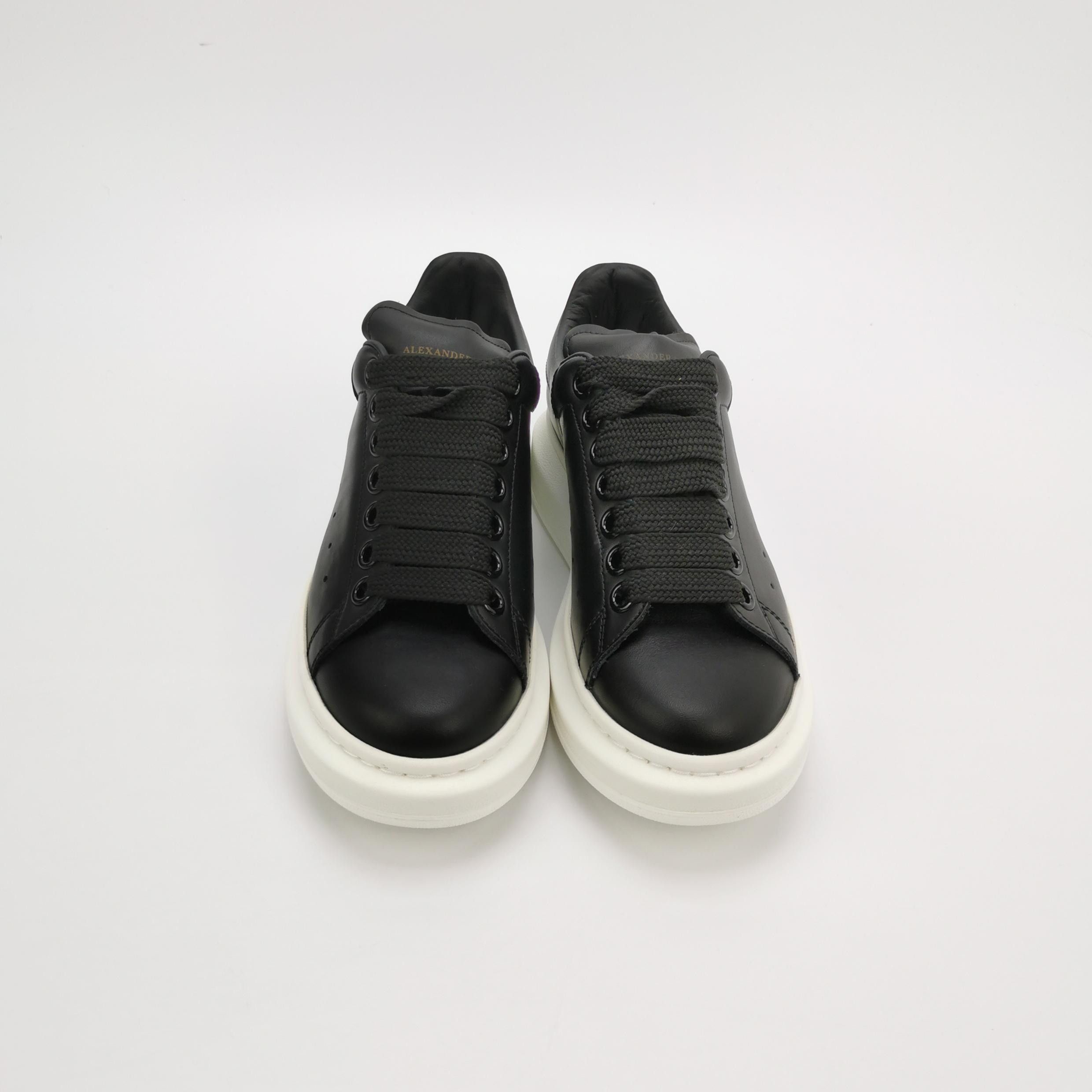Alexander McQueen Alexander McQueen Women 5 Lowtop Sneakers Size US 5 / IT 35 - 3 Thumbnail