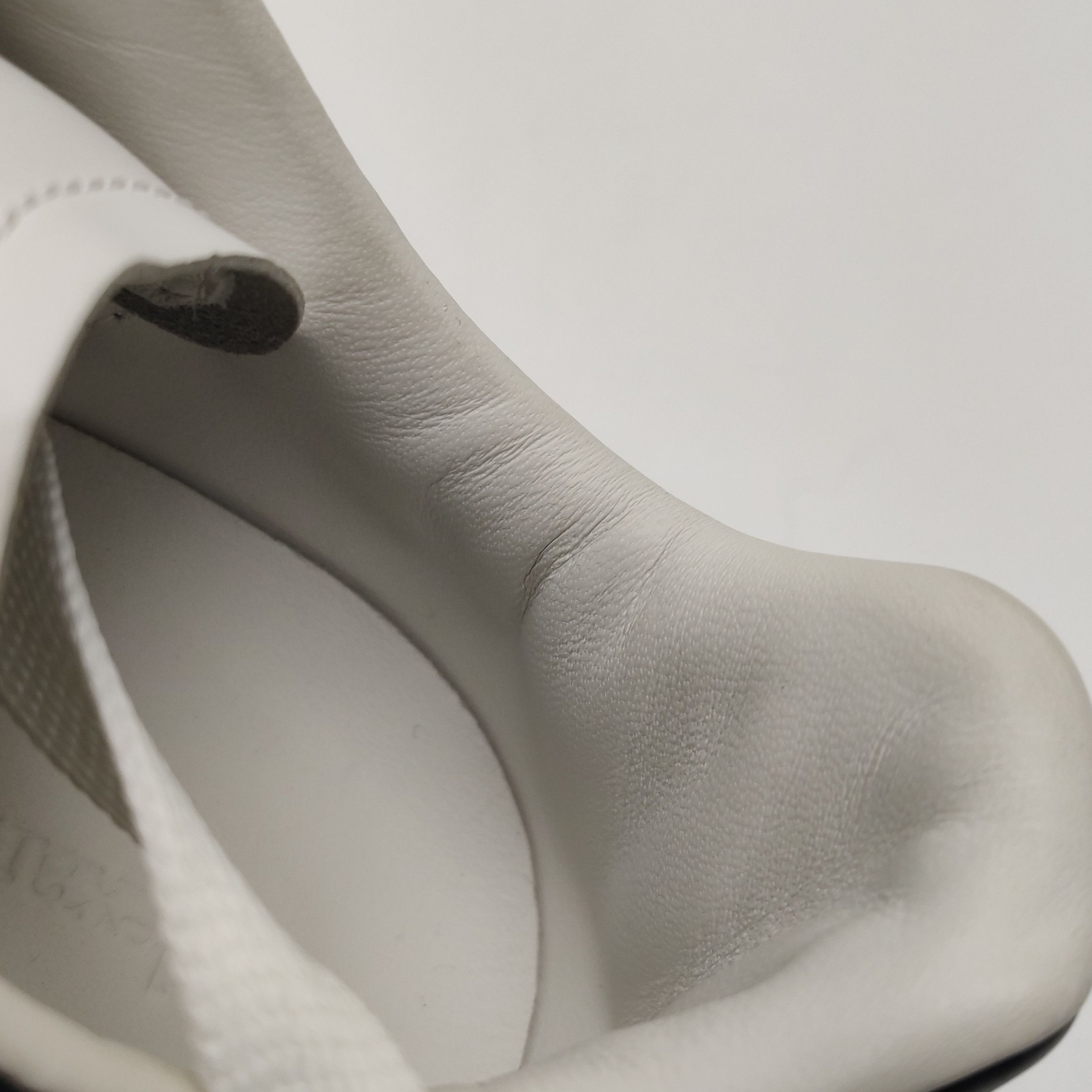 Alexander McQueen Alexander McQueen Women 5 Lowtop Sneakers Size US 5 / IT 35 - 21 Thumbnail