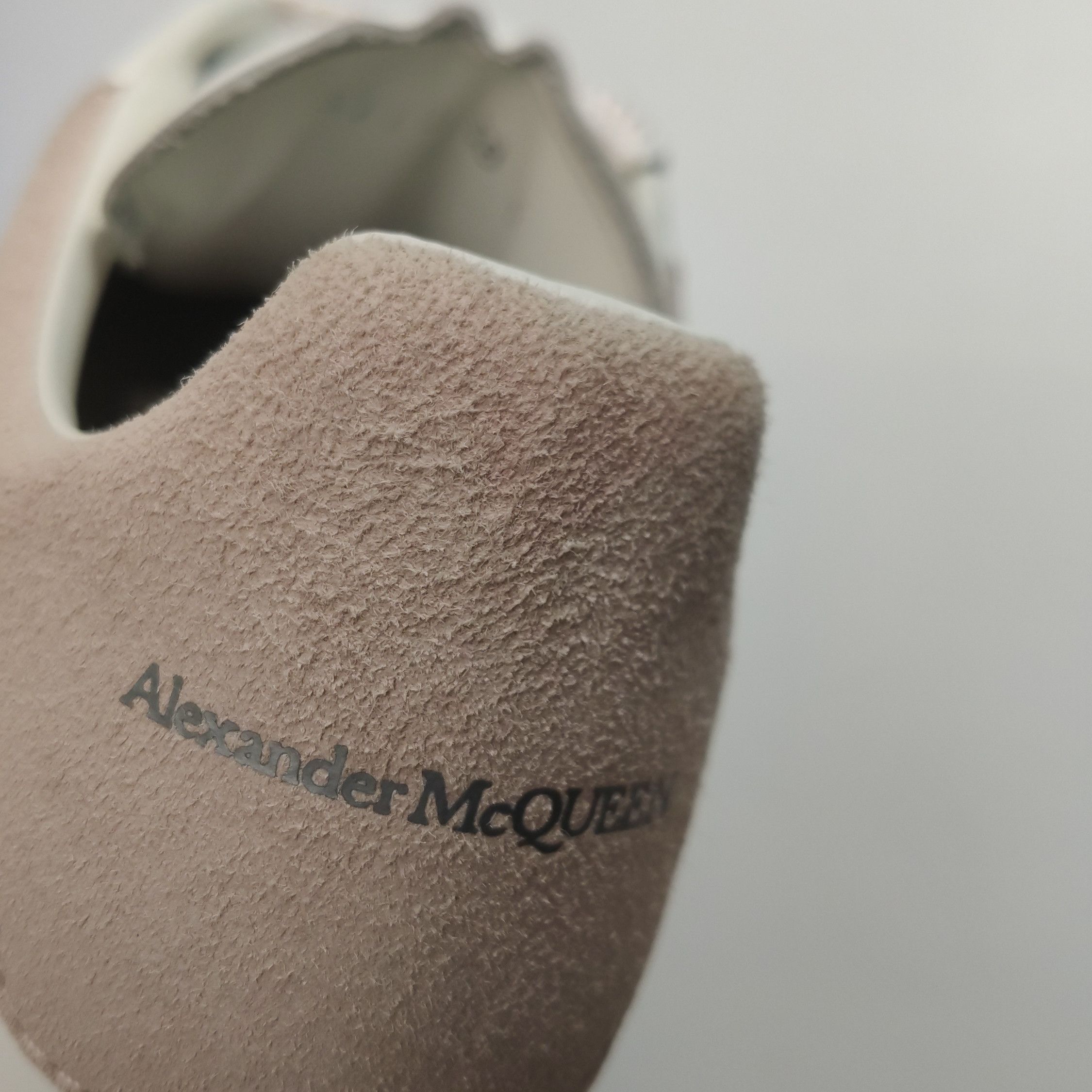 Alexander McQueen Alexander McQueen Women 8 Lowtop Sneakers Size US 8 / IT 38 - 10 Thumbnail