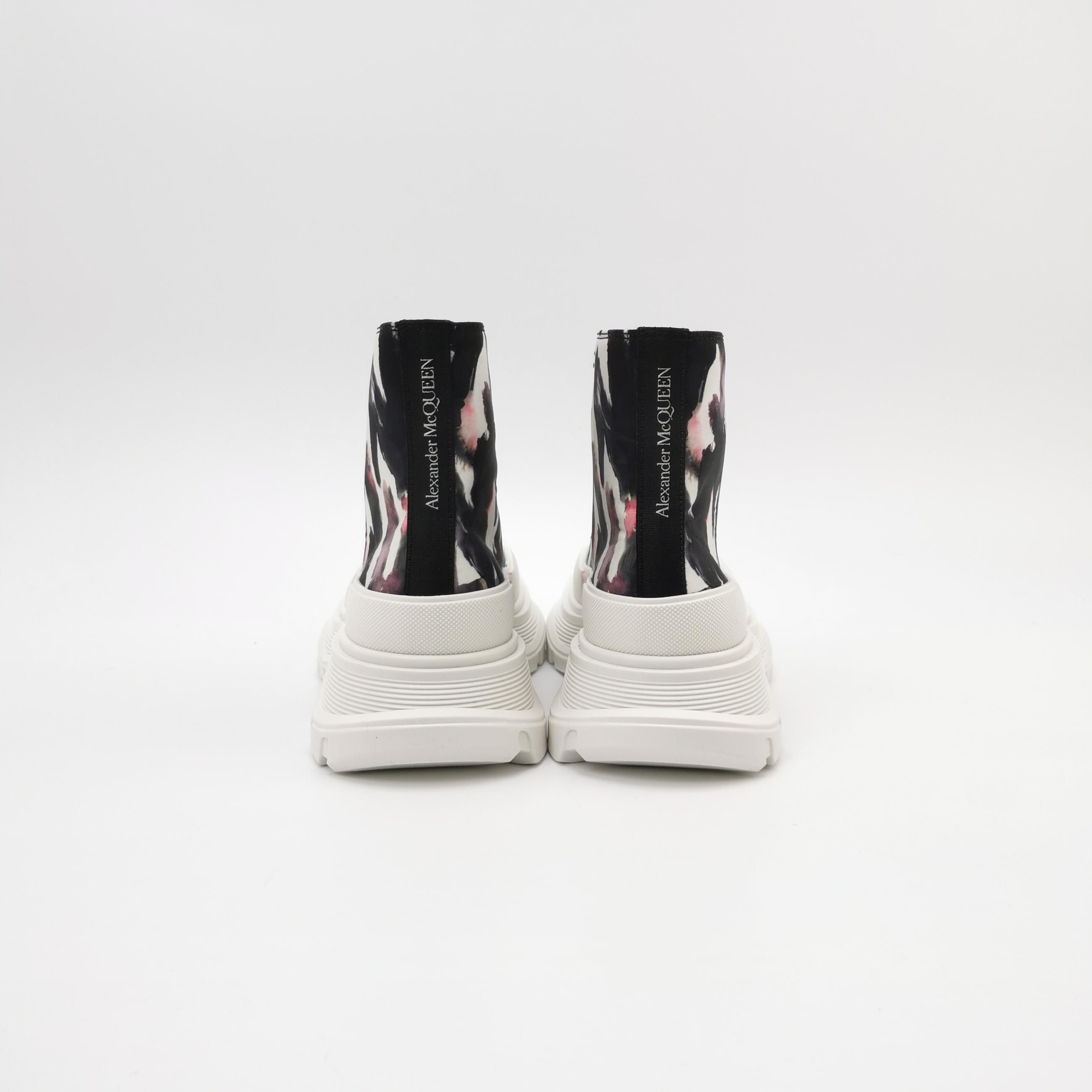 Alexander McQueen Alexander McQueen Women 5 Lowtop Sneakers Size US 5 / IT 35 - 4 Thumbnail