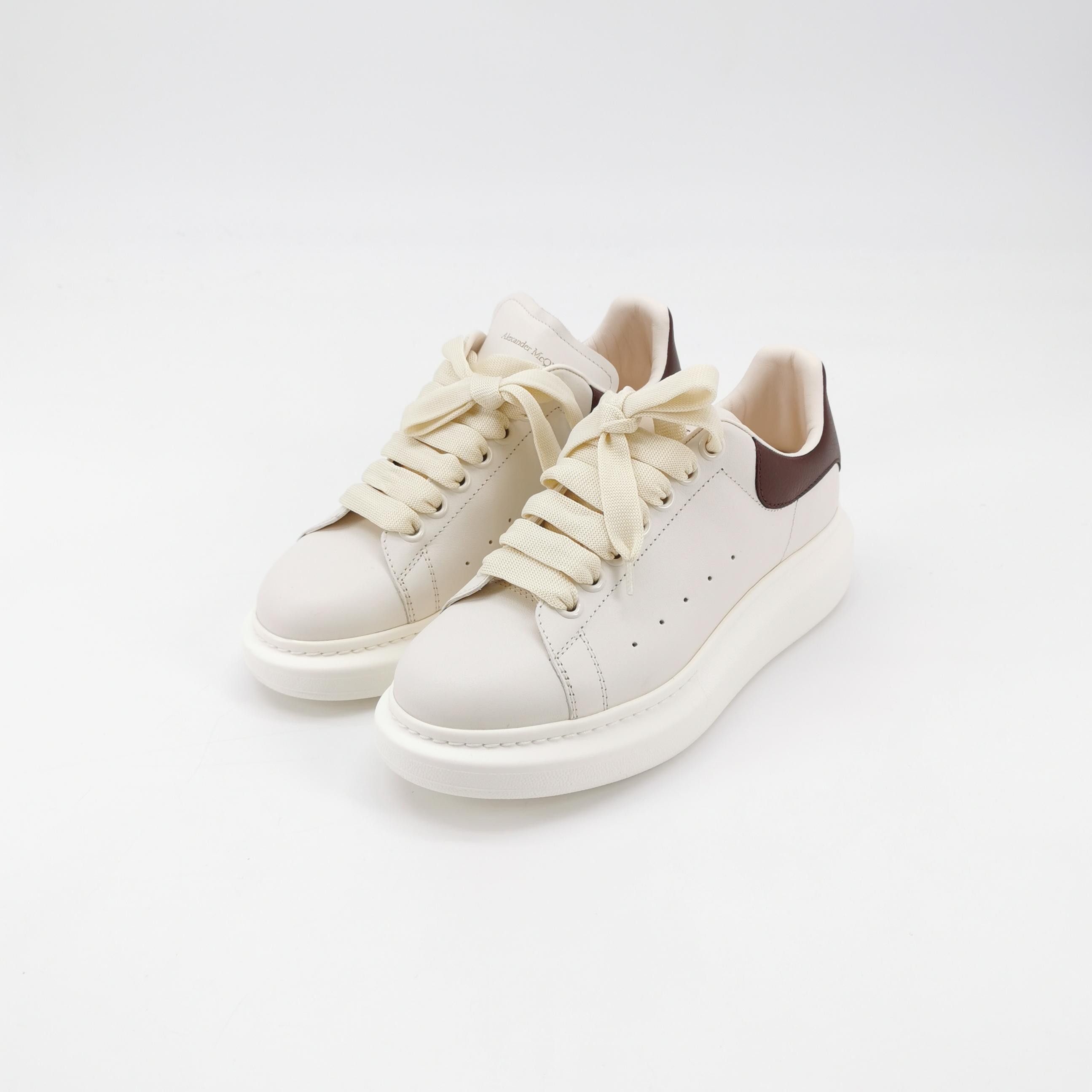 Alexander McQueen Alexander McQueen Women 7 Lowtop Sneakers Size US 7 / IT 37 - 2 Thumbnail