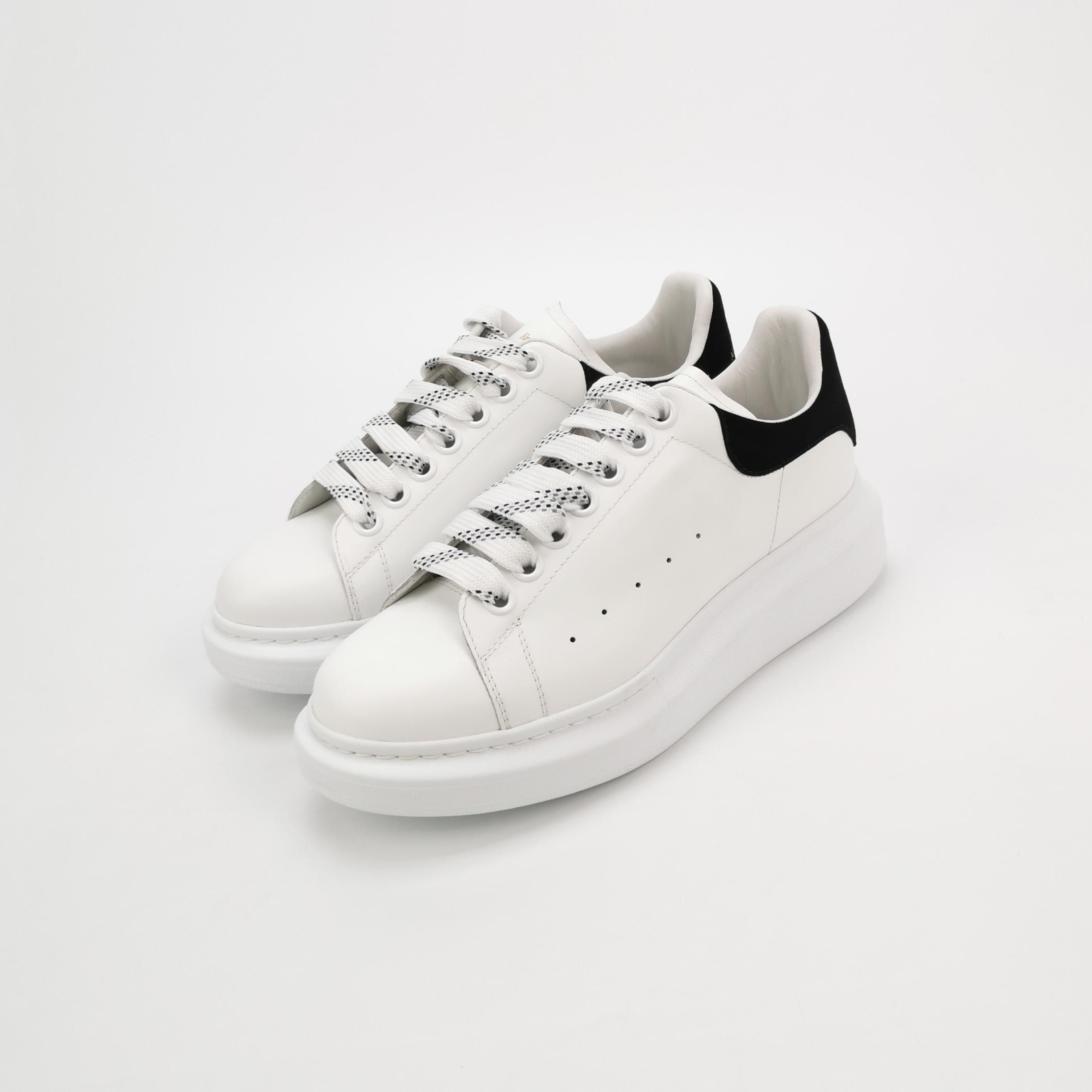 Alexander McQueen Alexander McQueen Women 7 Lowtop Sneakers Size US 7 / IT 37 - 2 Thumbnail