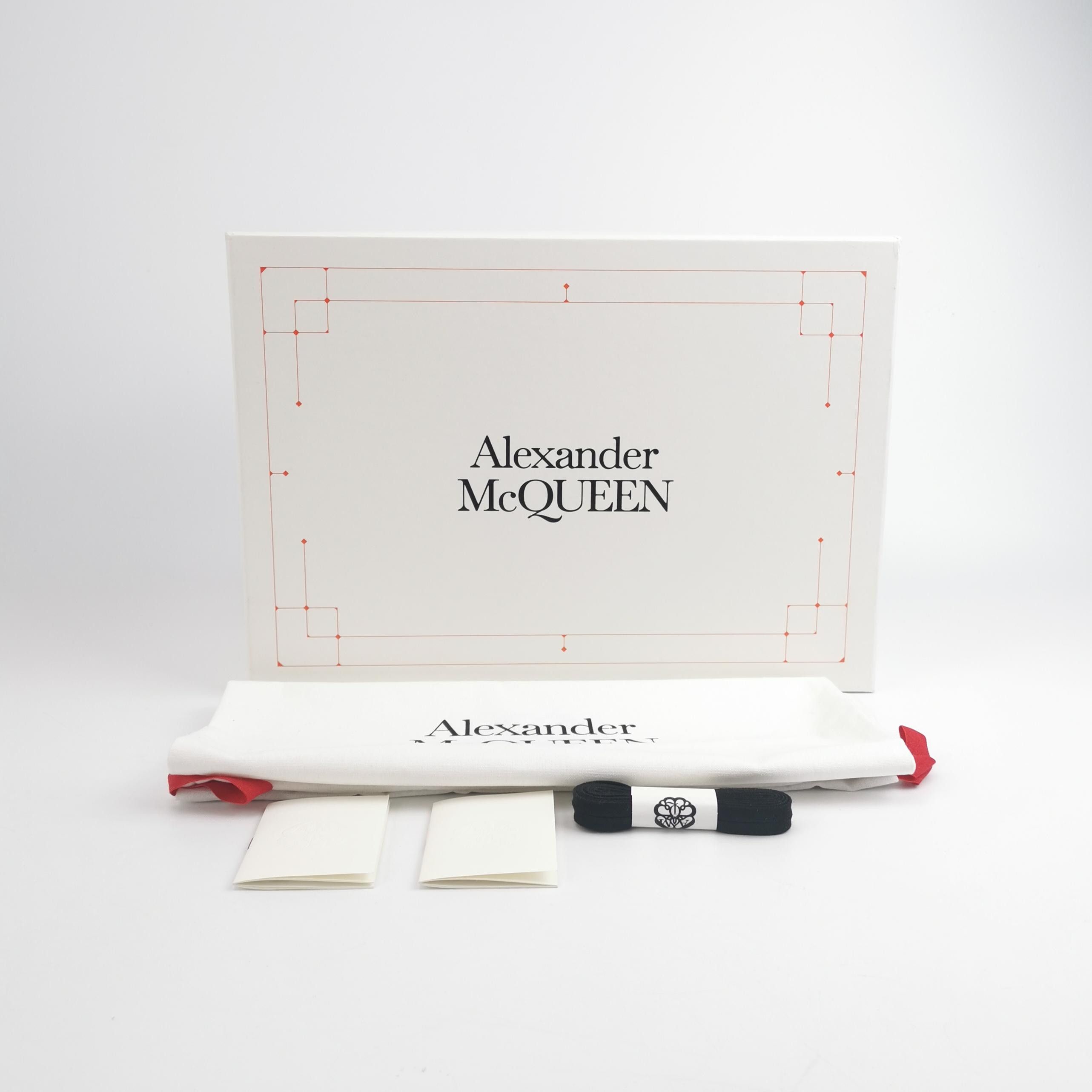 Alexander McQueen Alexander McQueen Women 7 Lowtop Sneakers Size US 7 / IT 37 - 6 Thumbnail