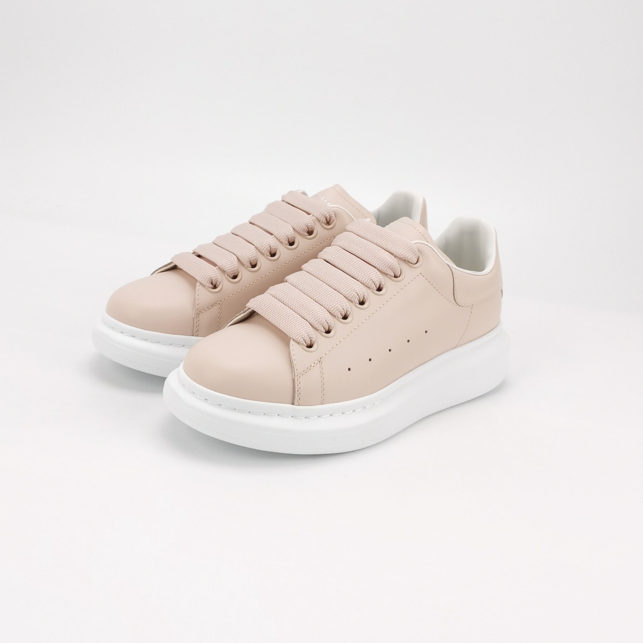 Alexander McQueen Alexander McQueen Women 9 Lowtop Sneakers Size US 9 / IT 39 - 2 Thumbnail