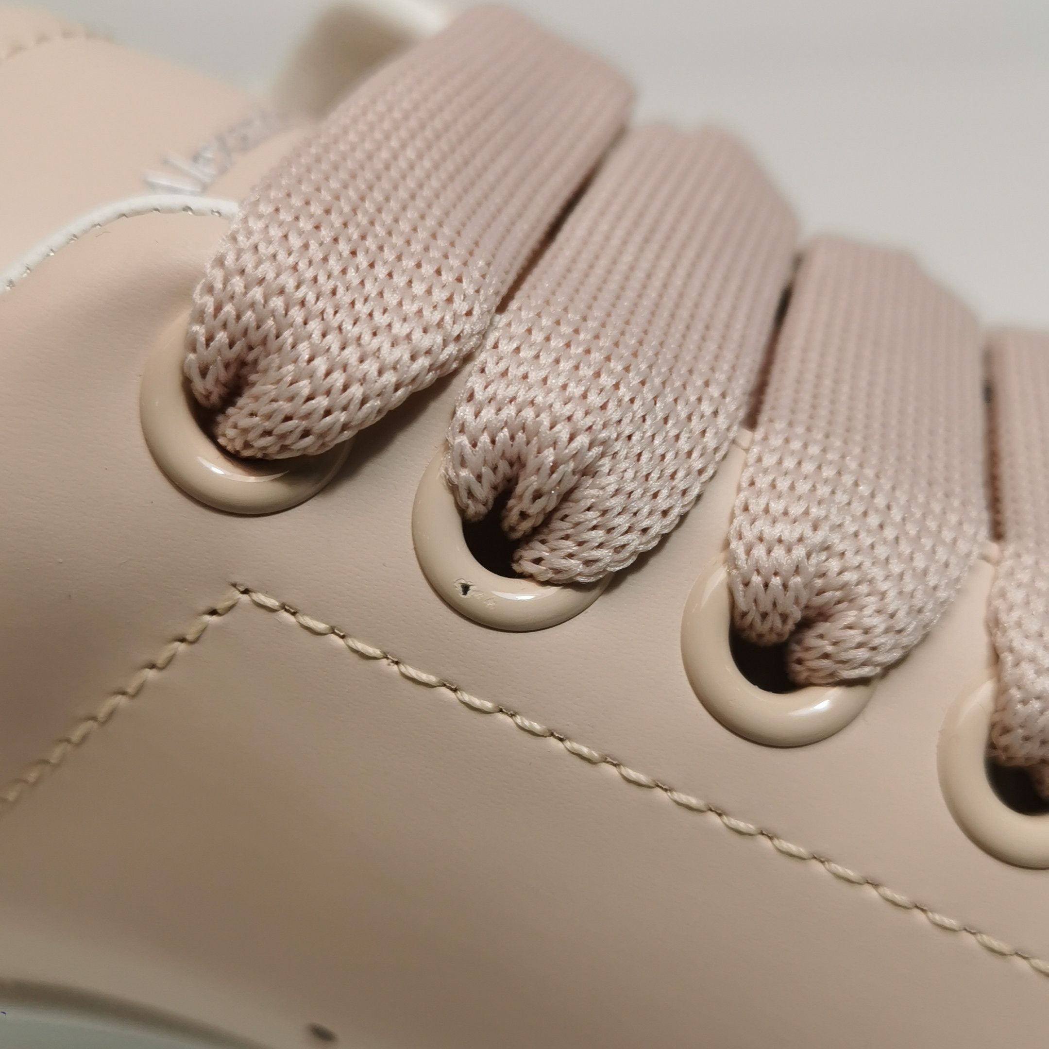 Alexander McQueen Alexander McQueen Women 9 Lowtop Sneakers Size US 9 / IT 39 - 10 Thumbnail