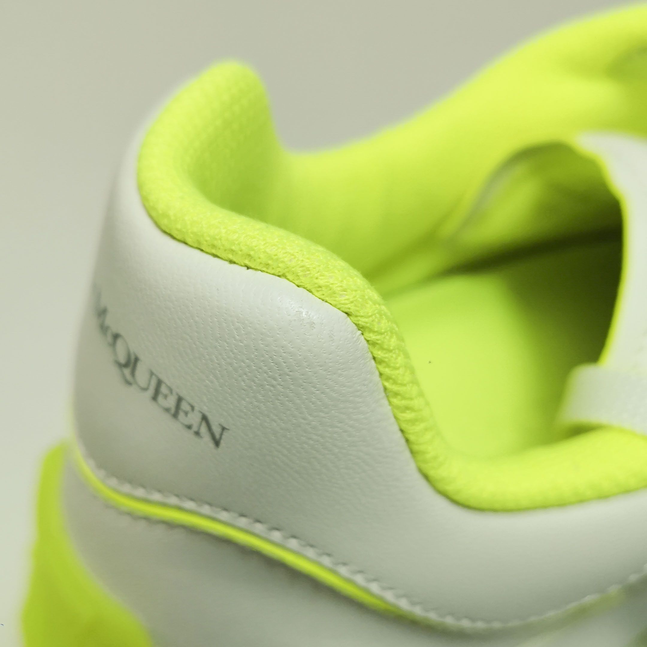 Alexander McQueen Alexander McQueen Women 8 Lowtop Sneakers Size US 8 / IT 38 - 7 Thumbnail