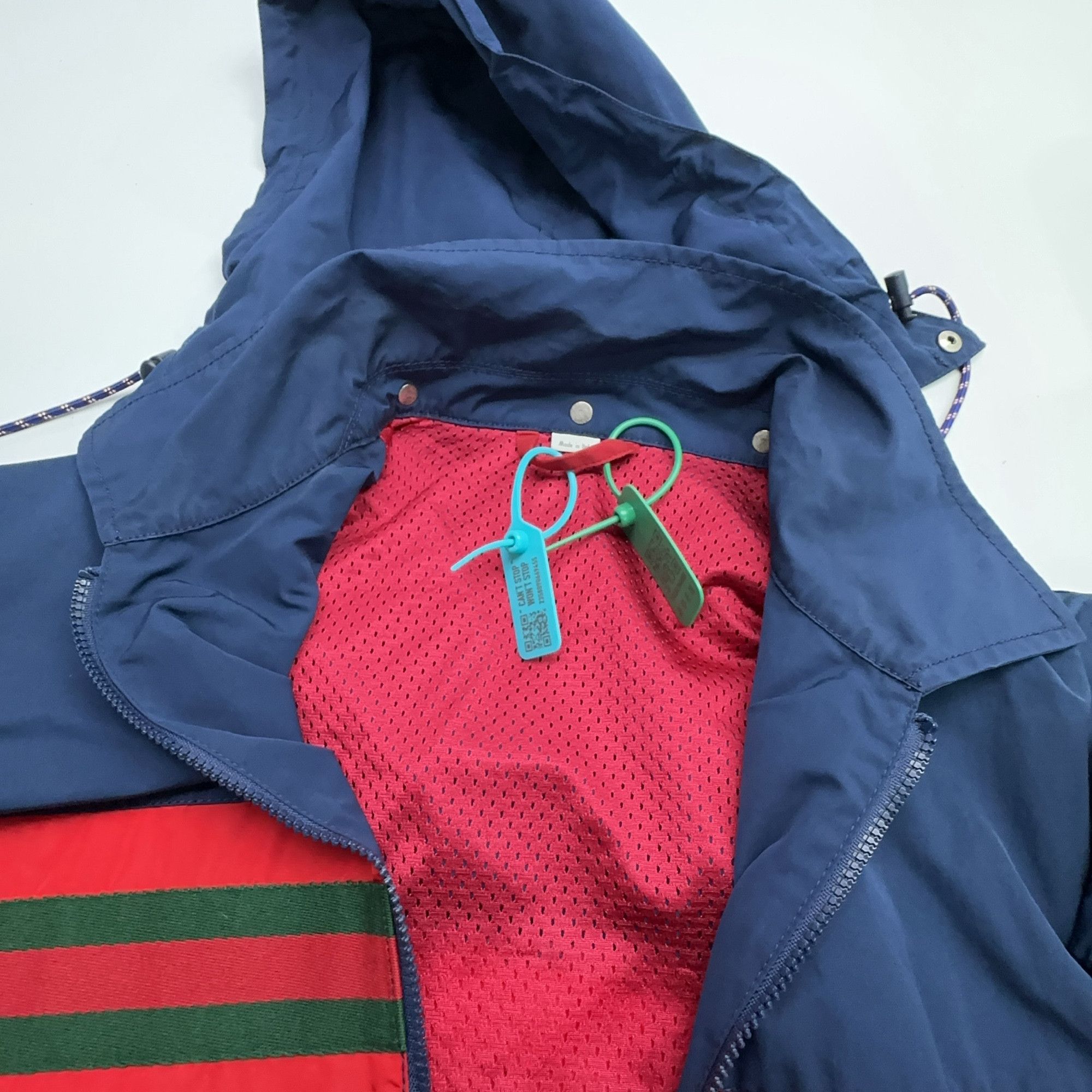 Gucci Gucci Stripe Logo Hooded Jacket Size 52 Size US L / EU 52-54 / 3 - 7 Thumbnail