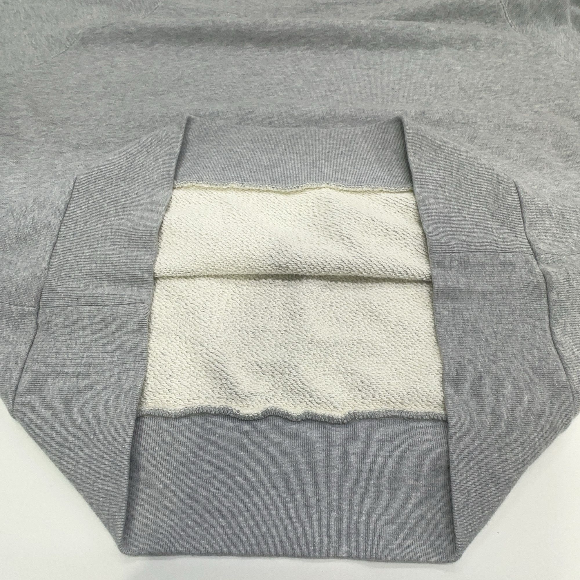Gucci Gucci Side Logo Tape Sweatshirt Size L Size US L / EU 52-54 / 3 - 10 Thumbnail