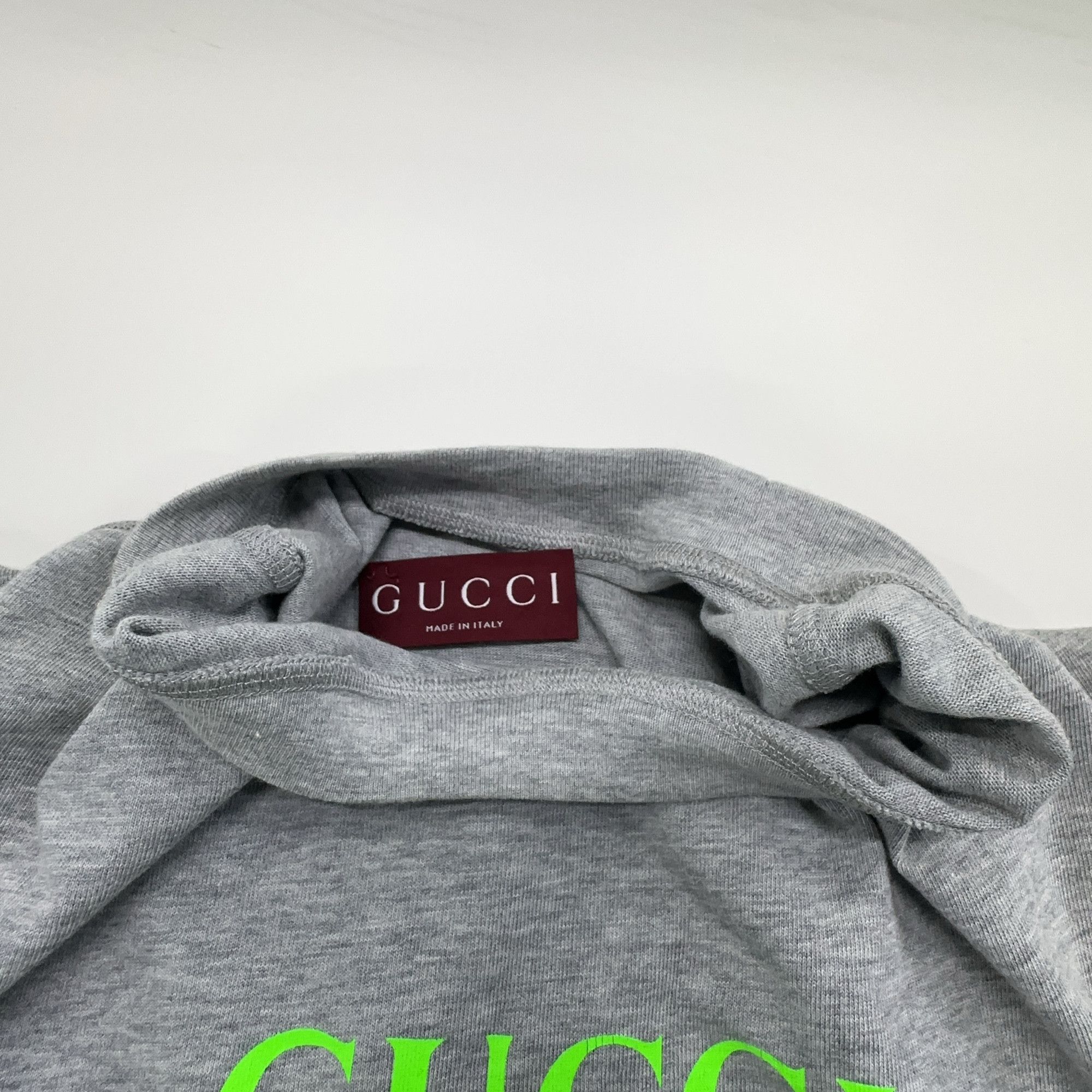Gucci Gucci Neon Logo Print T-Shirt Size S Size US S / EU 44-46 / 1 - 7 Thumbnail