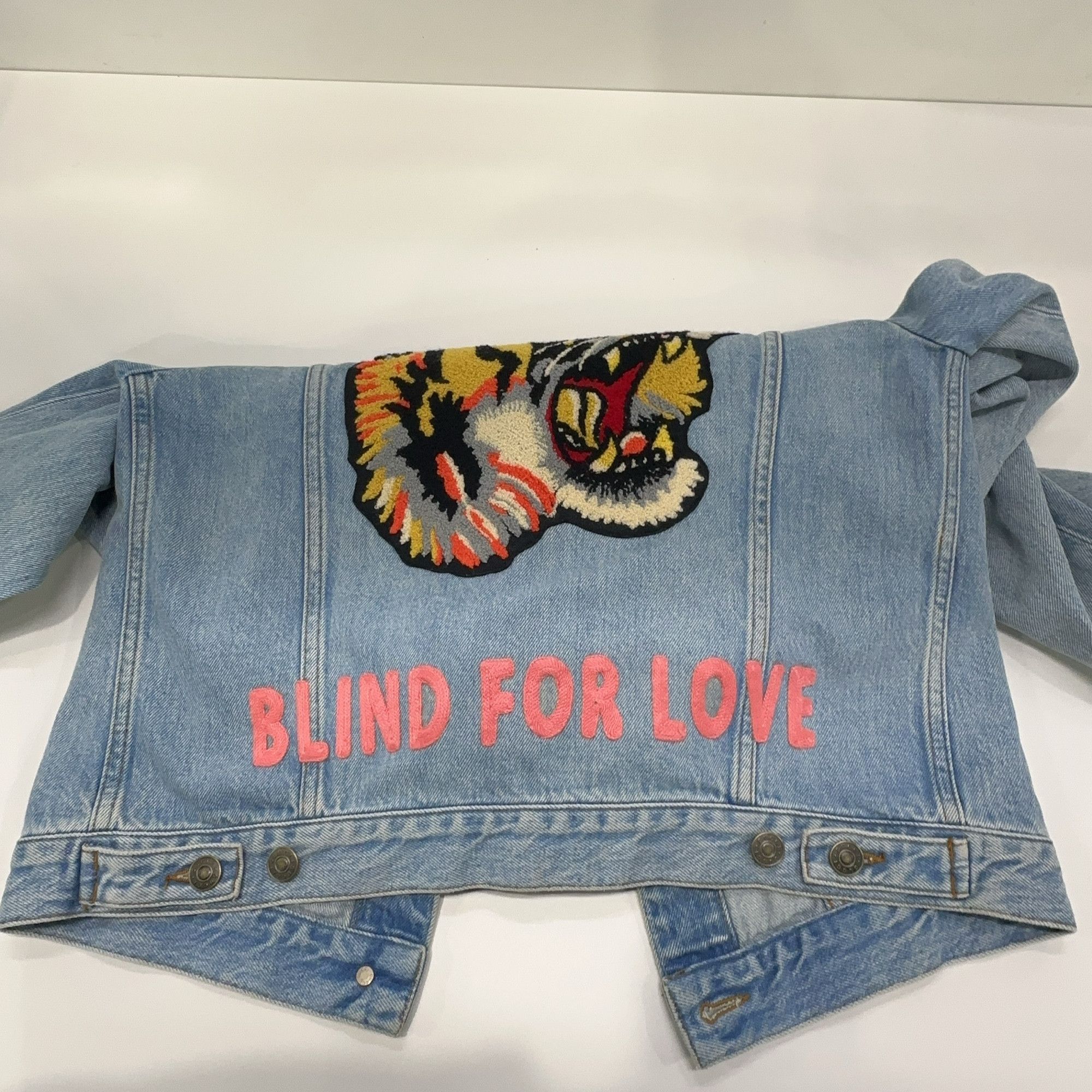 Gucci Gucci Tiger Embroidered Denim Jacket 40 Size S / US 4 / IT 40 - 14 Thumbnail
