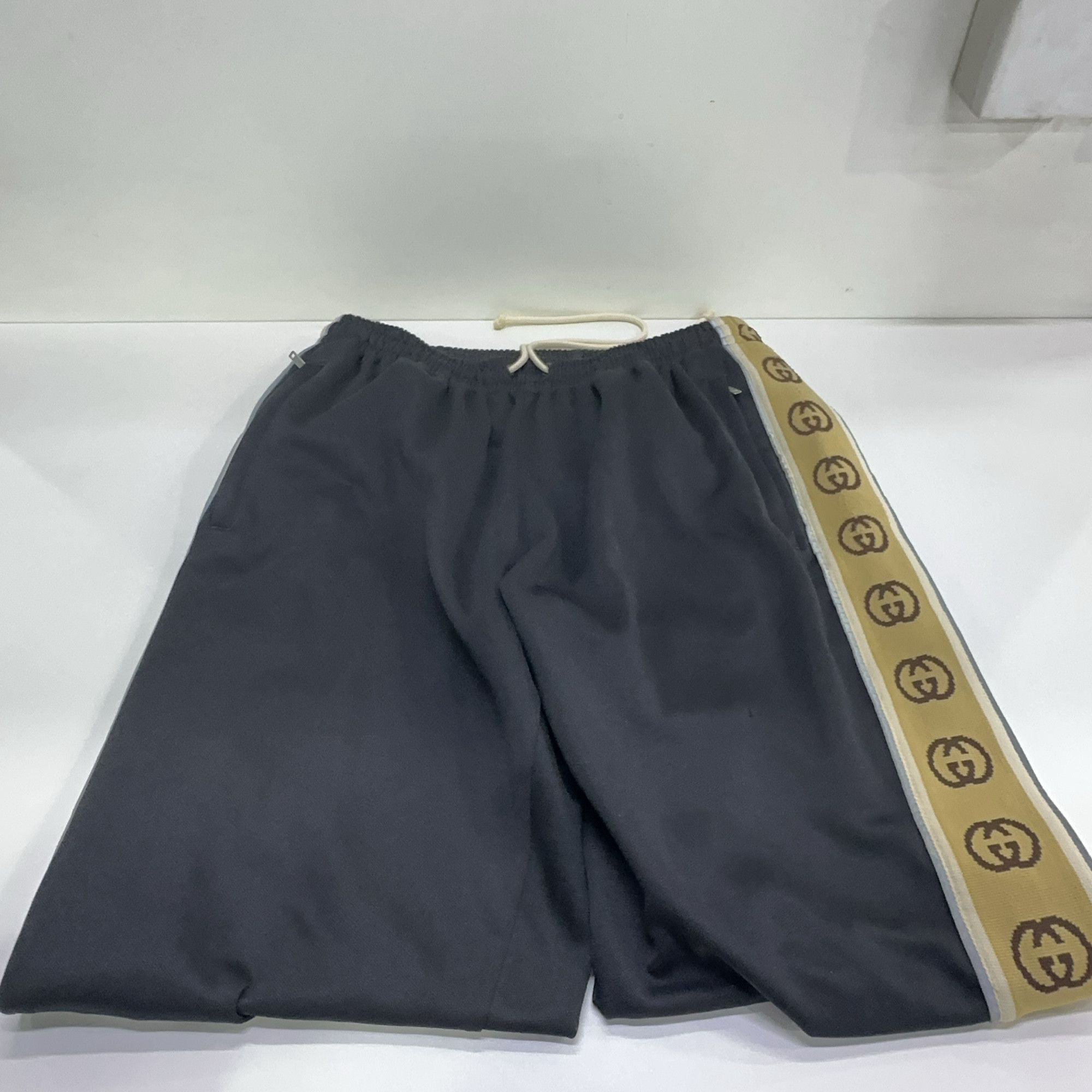 Gucci Gucci Side Logo Tape Sweatpants Size M Size US 32 / EU 48 - 12 Thumbnail