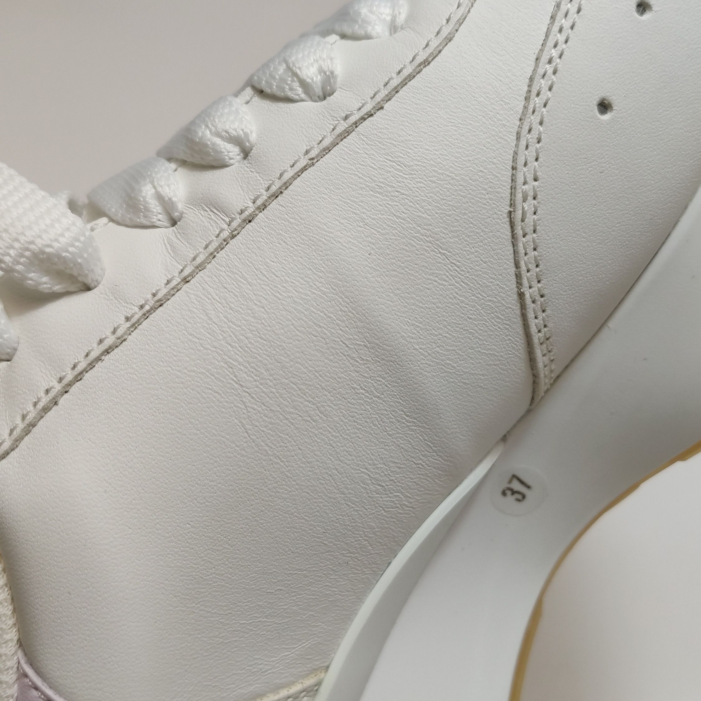 Alexander McQueen Alexander McQueen Women 7 Lowtop Sneakers Size US 7 / IT 37 - 8 Thumbnail