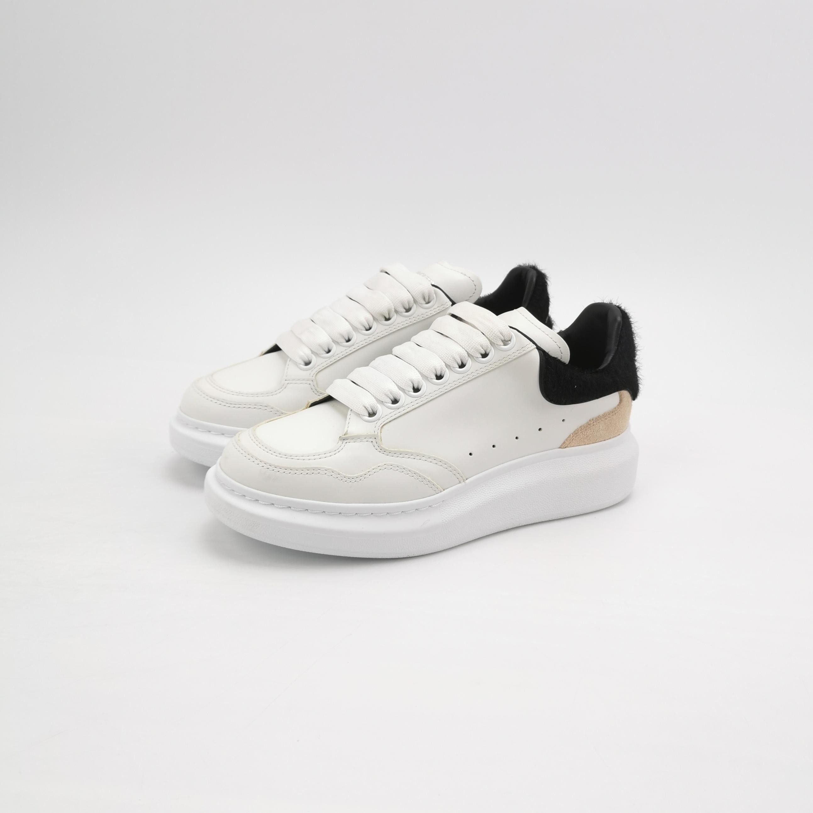 Alexander McQueen Alexander McQueen Women 6 Lowtop Sneakers Size US 6 / IT 36 - 2 Thumbnail