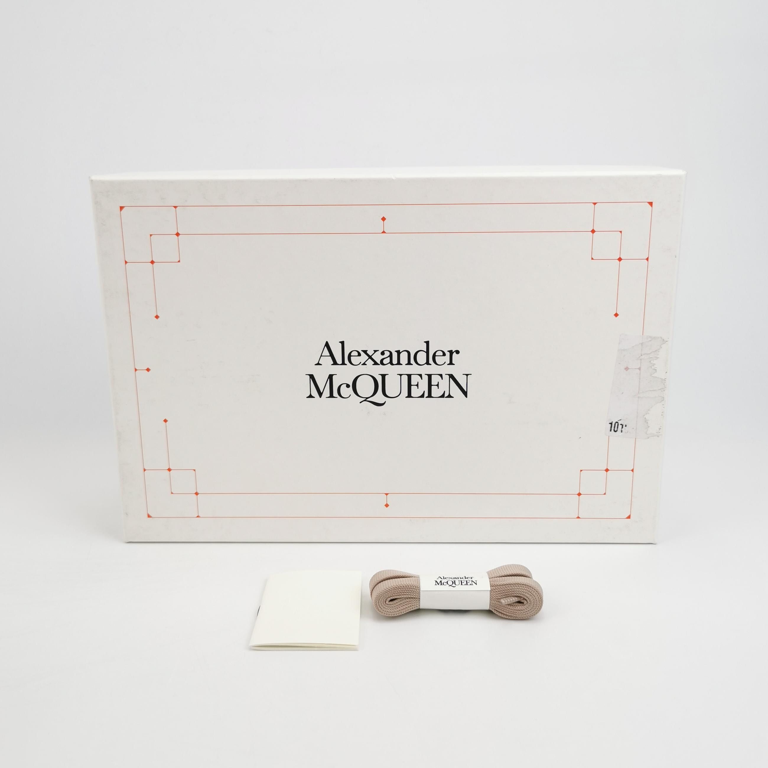 Alexander McQueen Alexander McQueen Women 6 Lowtop Sneakers Size US 6 / IT 36 - 6 Thumbnail