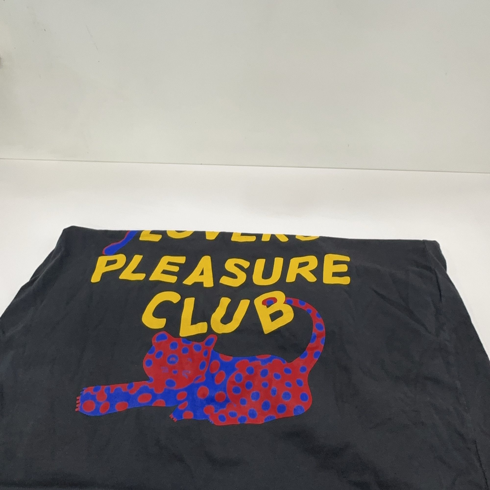 Gucci Gucci Lovers Pleasure Club Graphic T-Shirt L Size US L / EU 52-54 / 3 - 10 Thumbnail