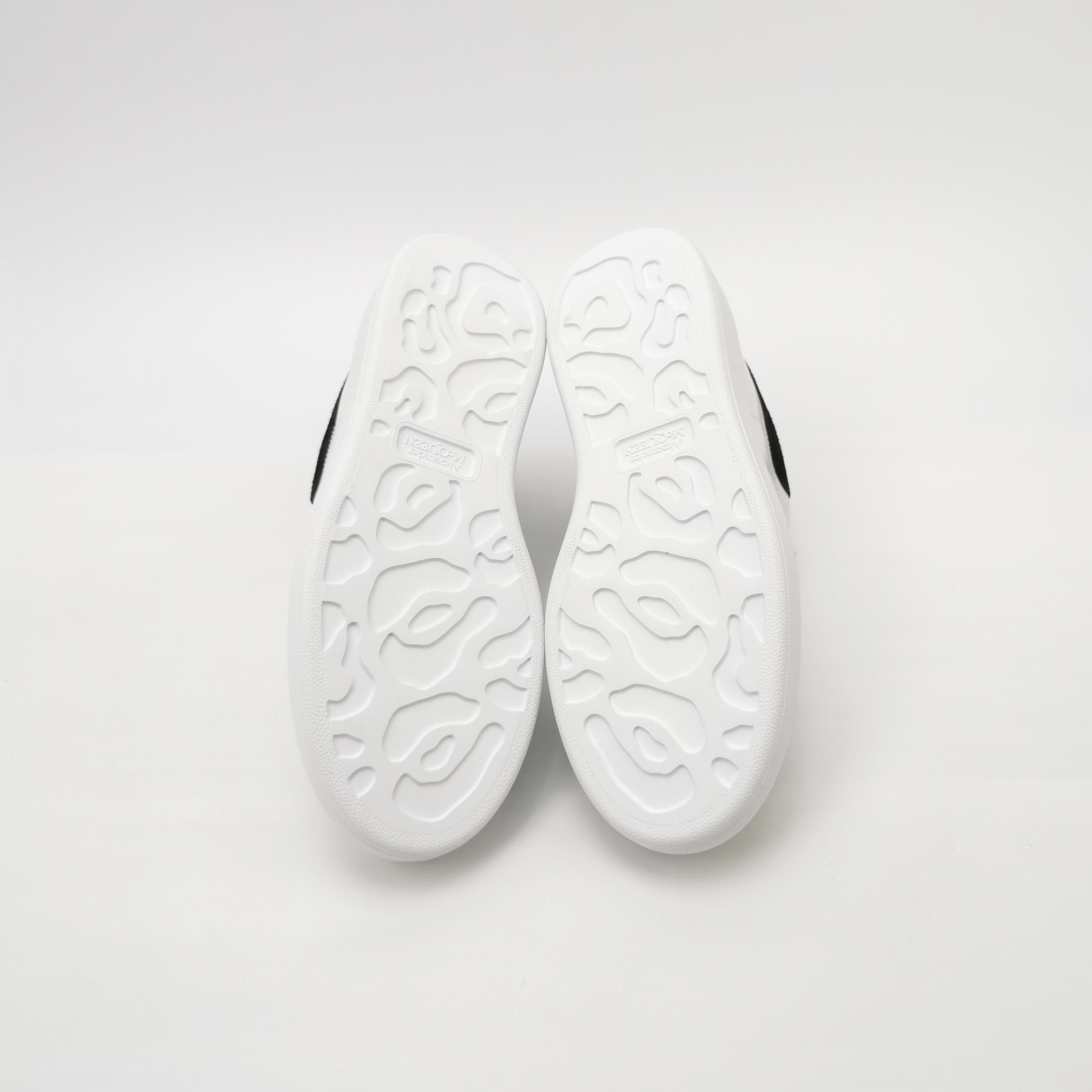 Alexander McQueen Alexander McQueen Women 6 Lowtop Sneakers Size US 6 / IT 36 - 5 Thumbnail