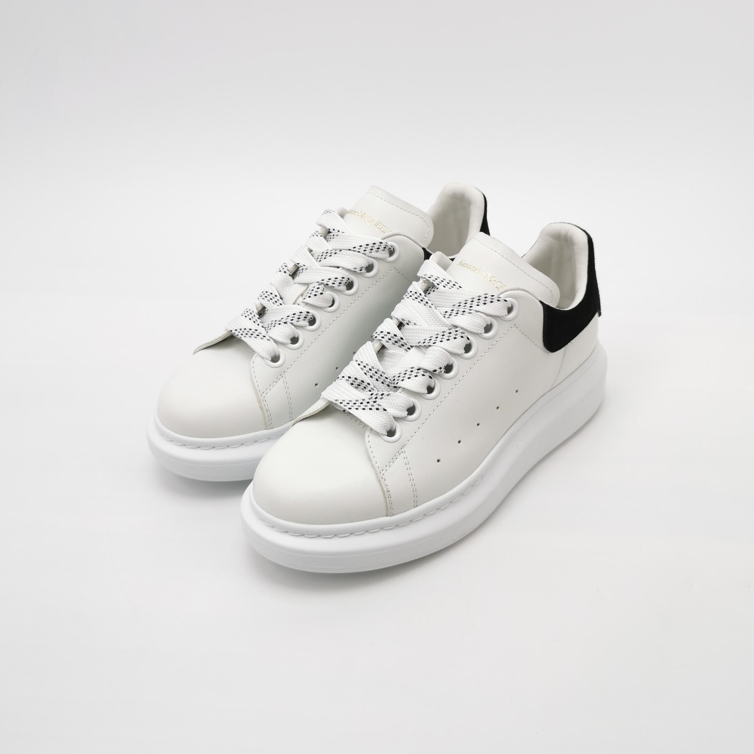 Alexander McQueen Alexander McQueen Women 6 Lowtop Sneakers Size US 6 / IT 36 - 2 Thumbnail