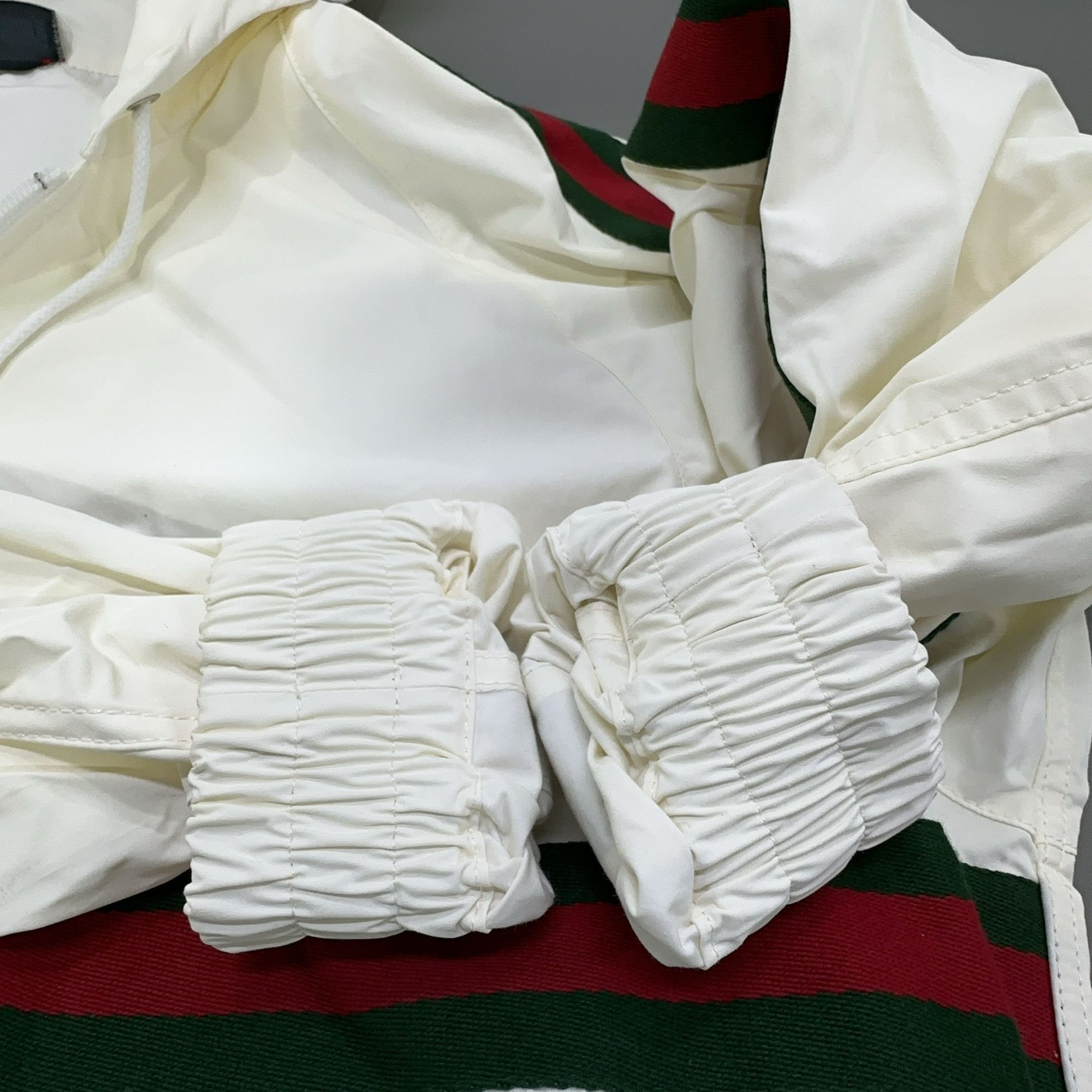 Gucci Gucci Web Stripe Logo Windbreaker Size 48 Size US M / EU 48-50 / 2 - 9 Thumbnail