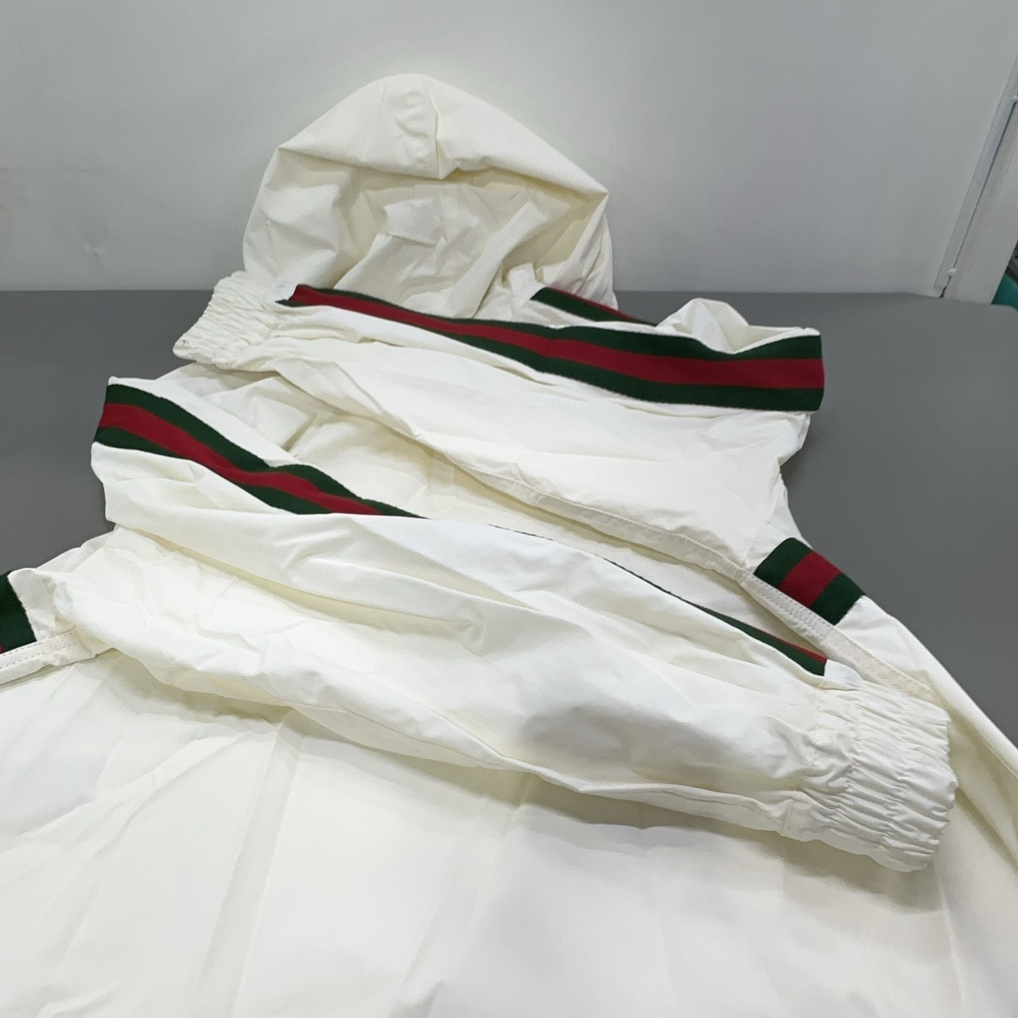 Gucci Gucci Web Stripe Logo Windbreaker Size 48 Size US M / EU 48-50 / 2 - 14 Thumbnail