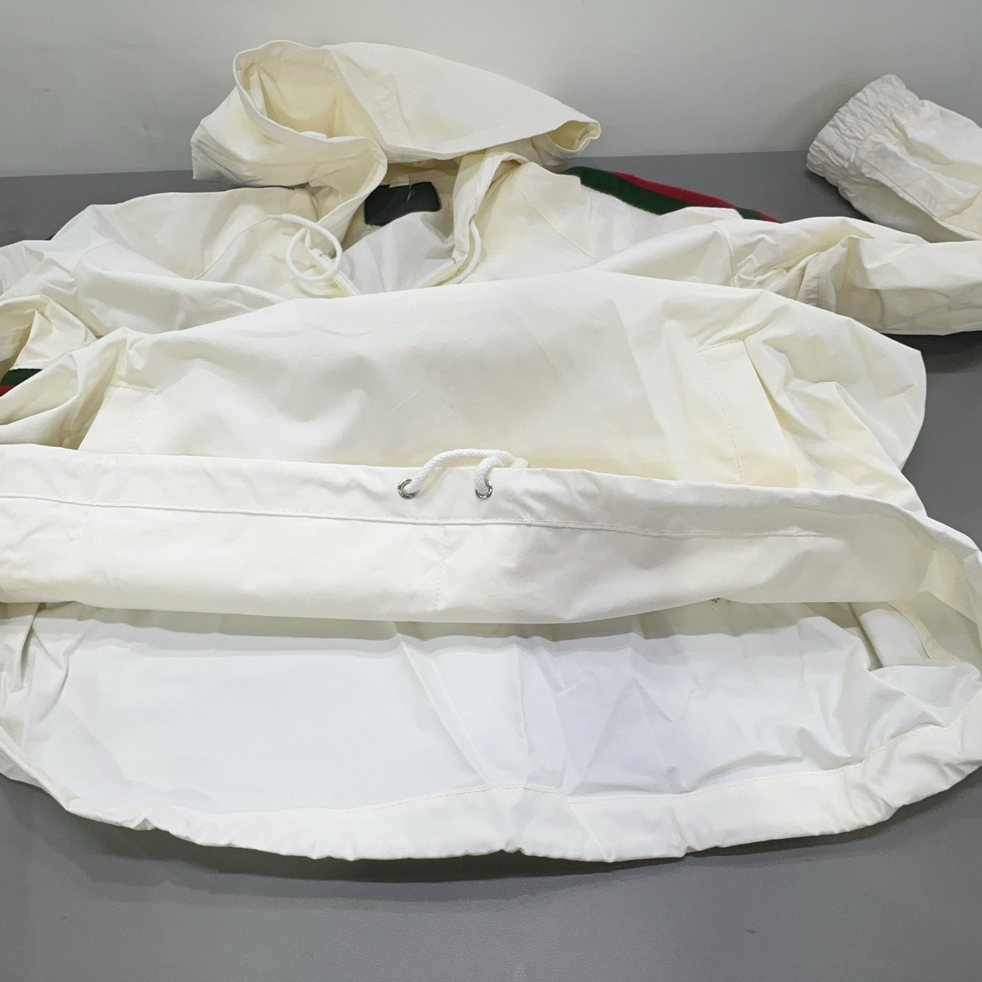 Gucci Gucci Web Stripe Logo Windbreaker Size 48 Size US M / EU 48-50 / 2 - 11 Thumbnail